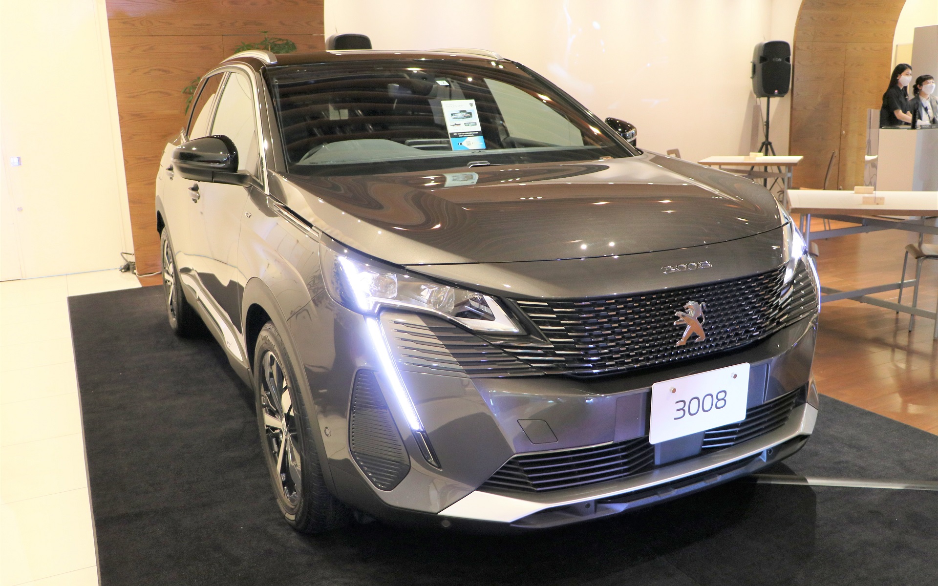 ビーウィズ プラチナボイスを装着した3008