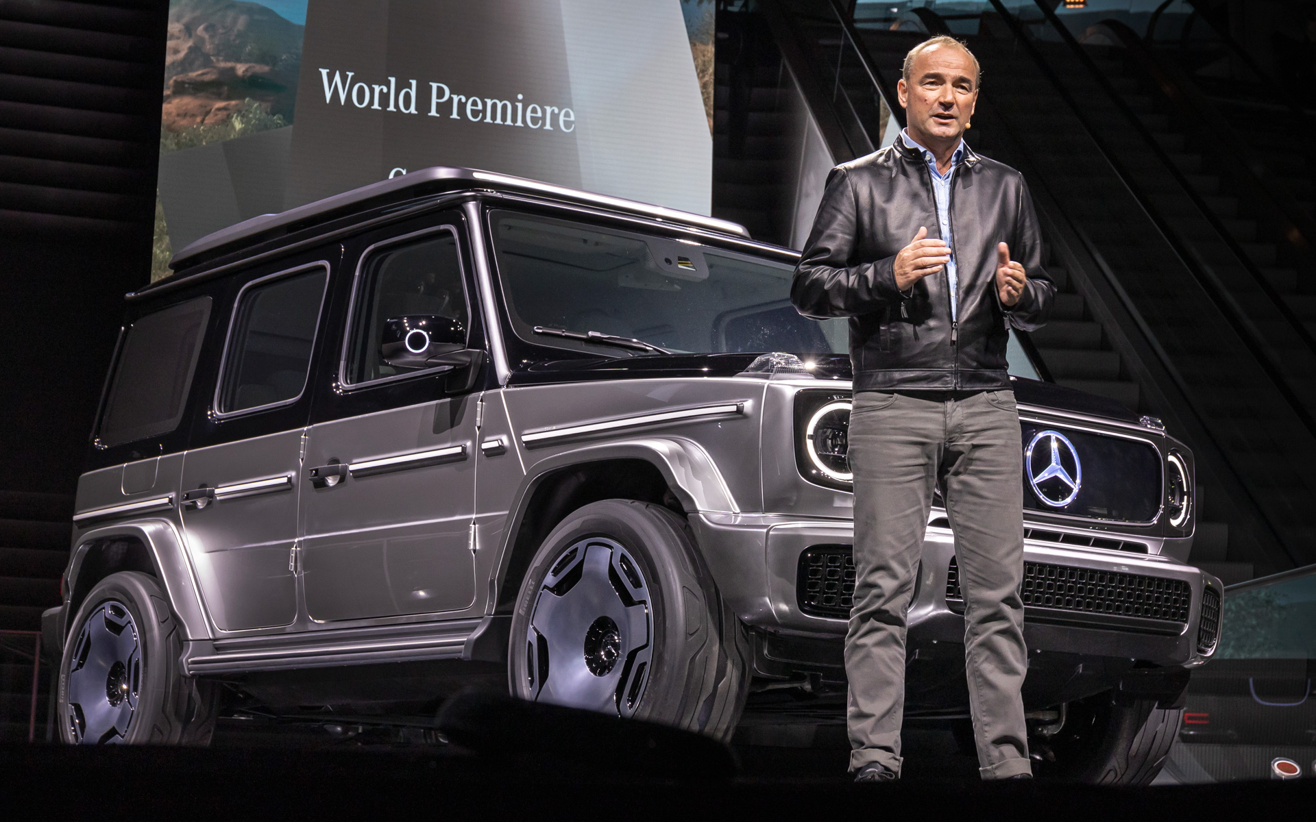 デジタルワールドプレミアイベントに登壇した、メルセデス・ベンツAGのトップエンドビークルグループの責任者でメルセデスAMGのCEOであるPhilipp Schiemer氏