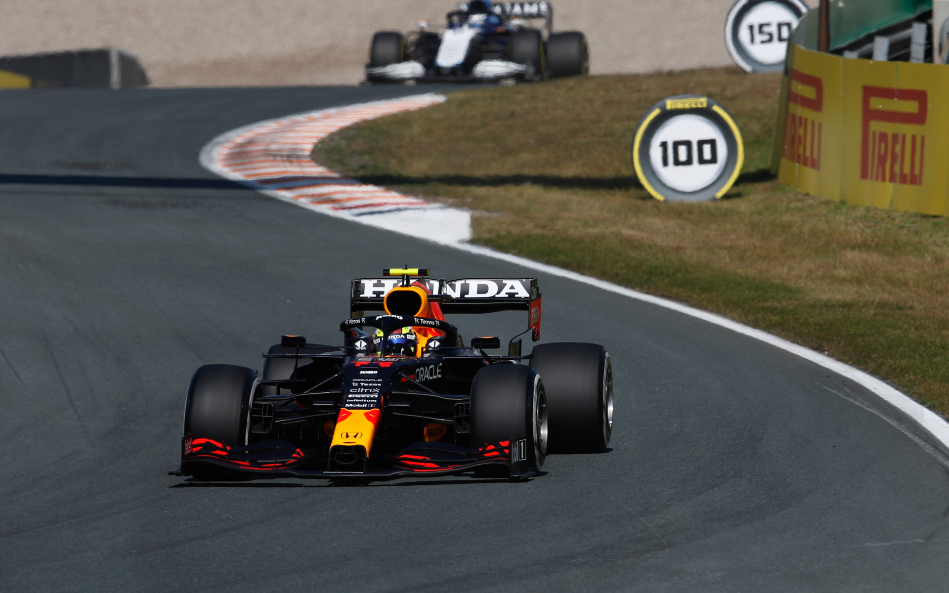 セルジオ・ペレス選手はピットレーンスタートから8位まで挽回