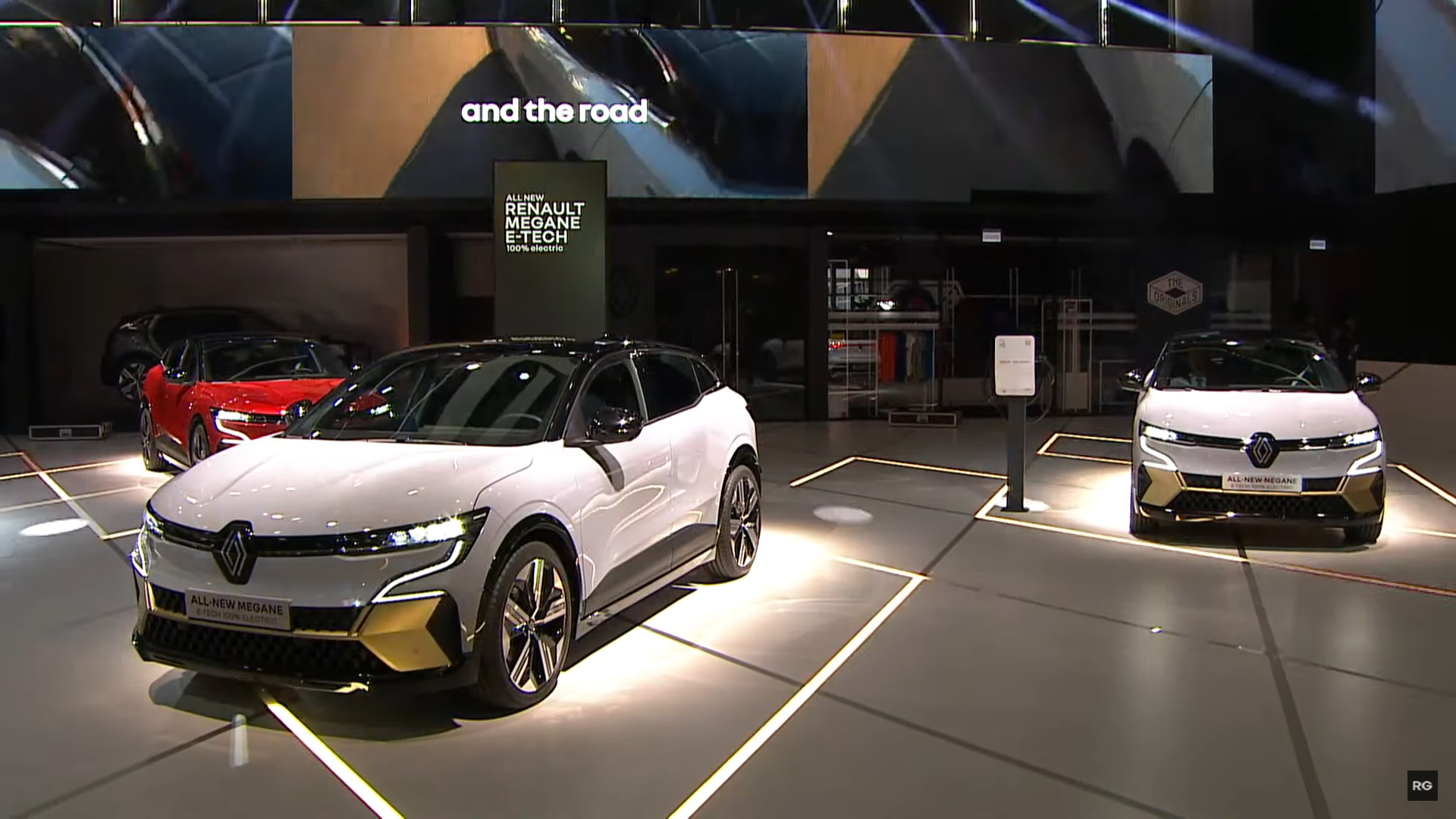 新型EV「メガーヌ E-TECH」世界初公開