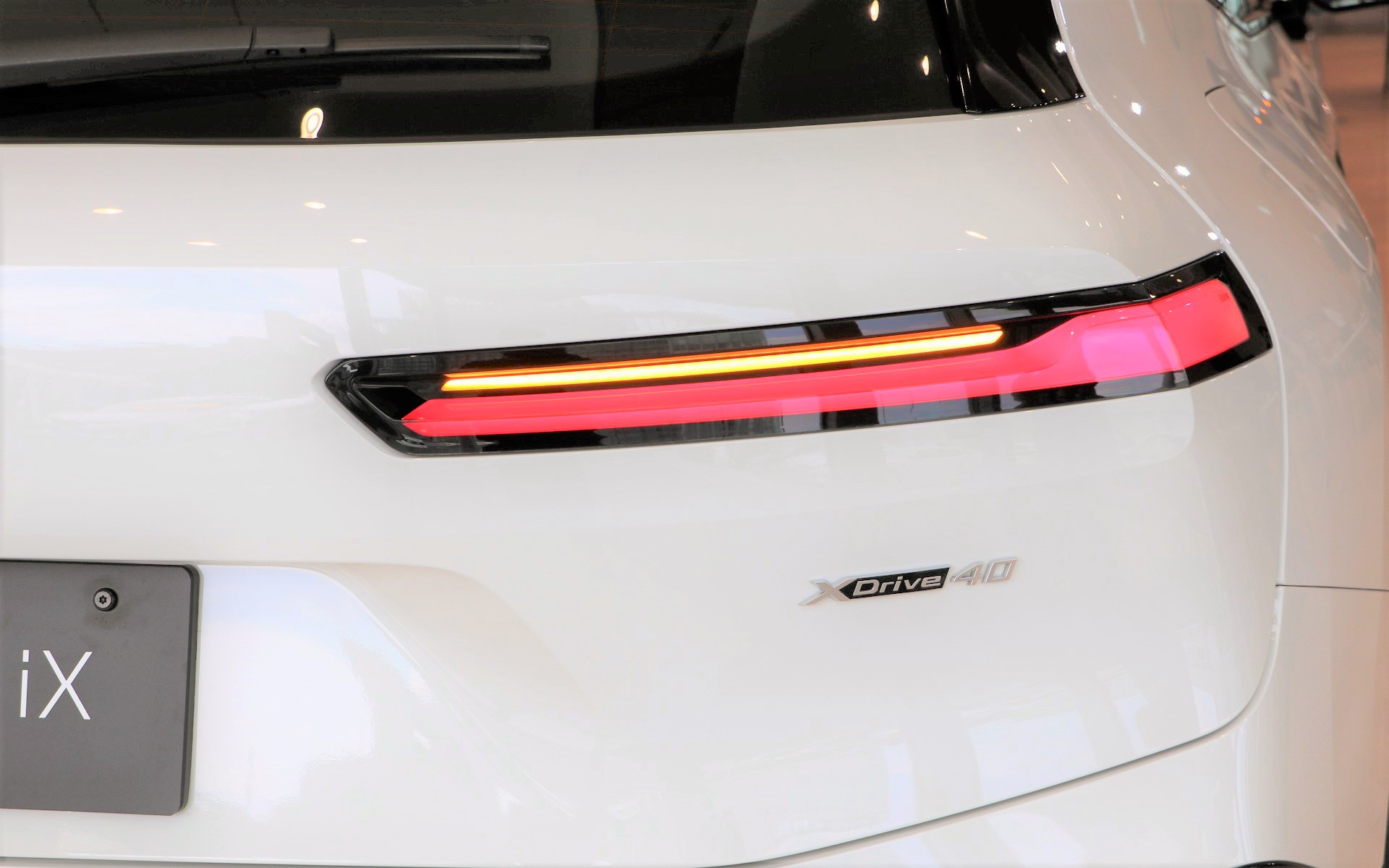 右リアにはX-Driveのエンブレム