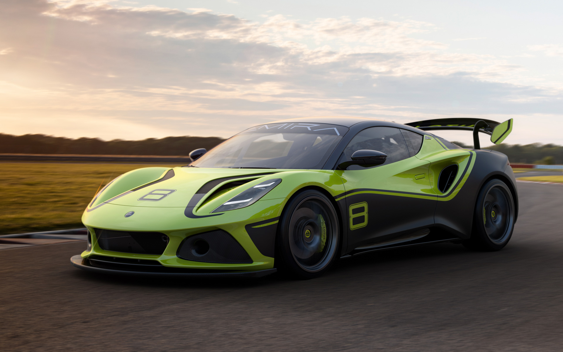 レース車両「エミーラ GT4」