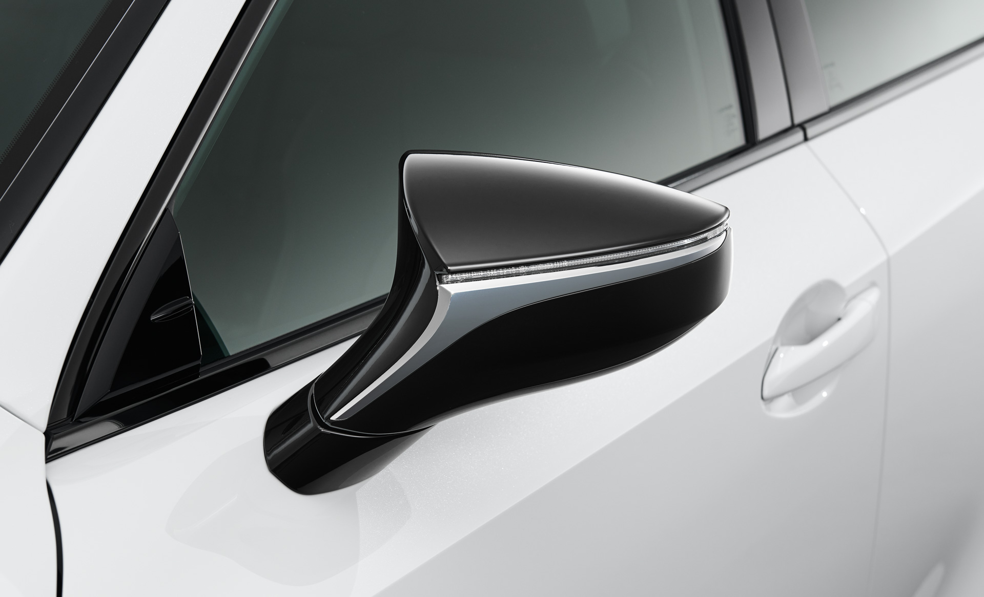 IS 特別仕様車“F SPORT Mode Glitter”