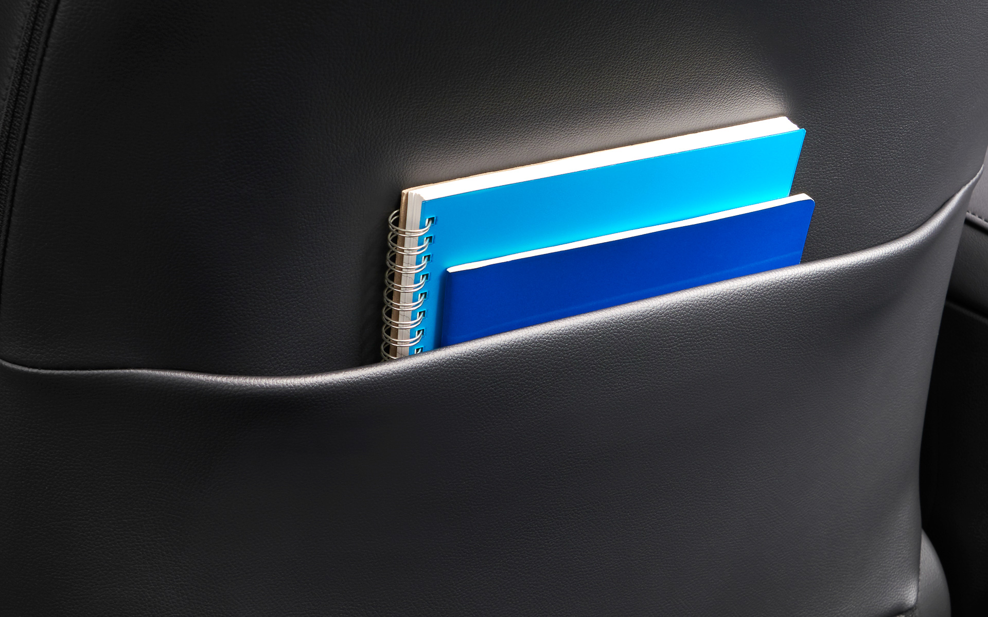 助手席シートバックポケット