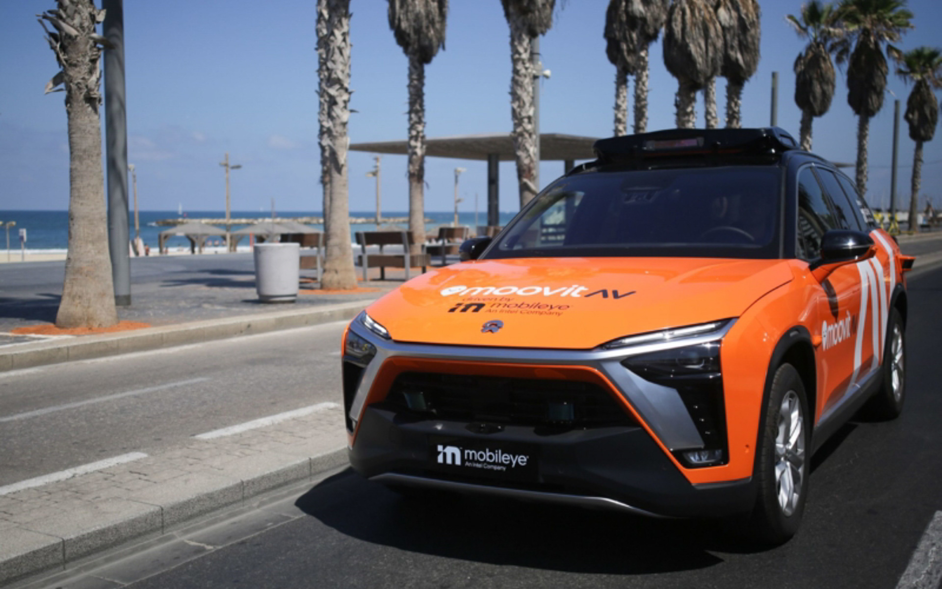 モビリティサービスブランド「MoovitAV」で運用されるモービルアイの自律走行車