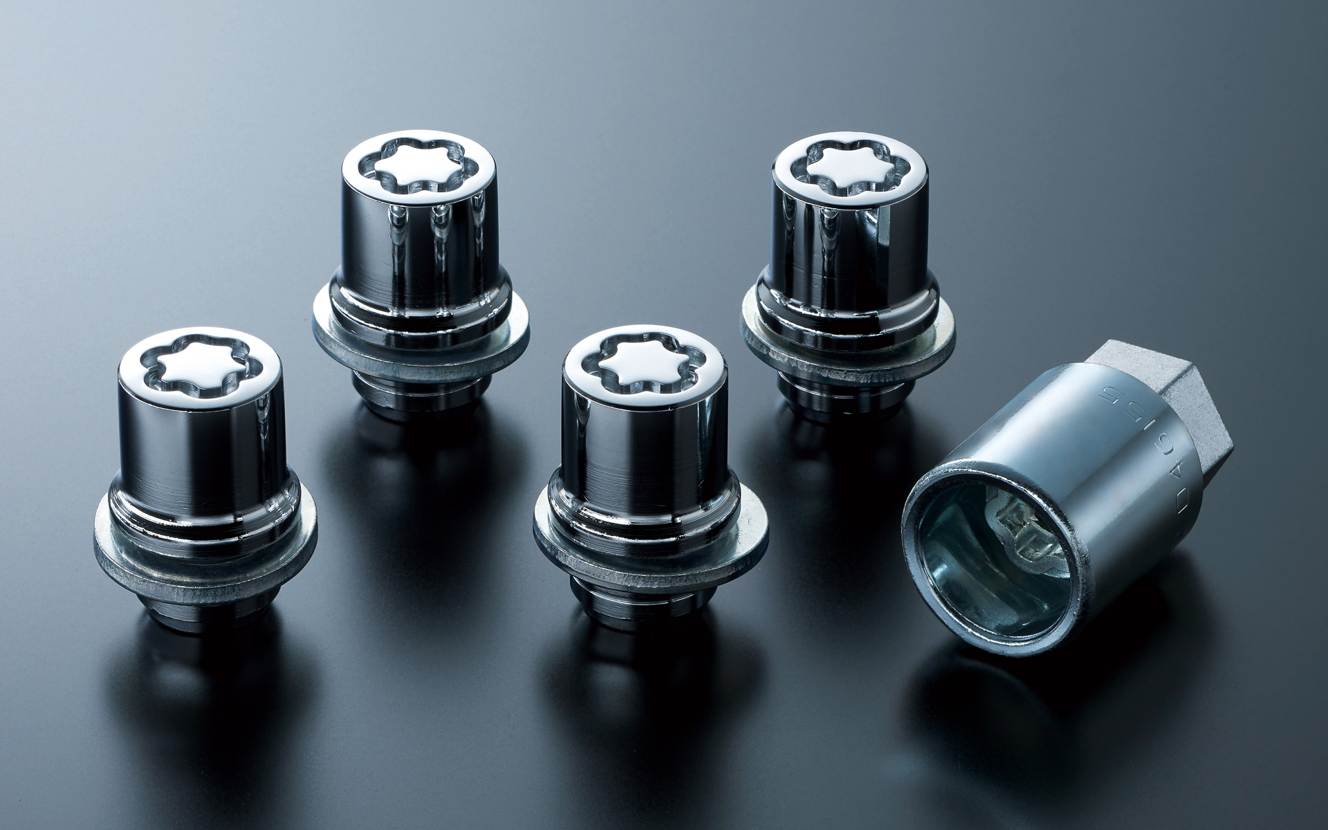 ホイールを盗難から守るセキュリティロックナットセット。1万450円