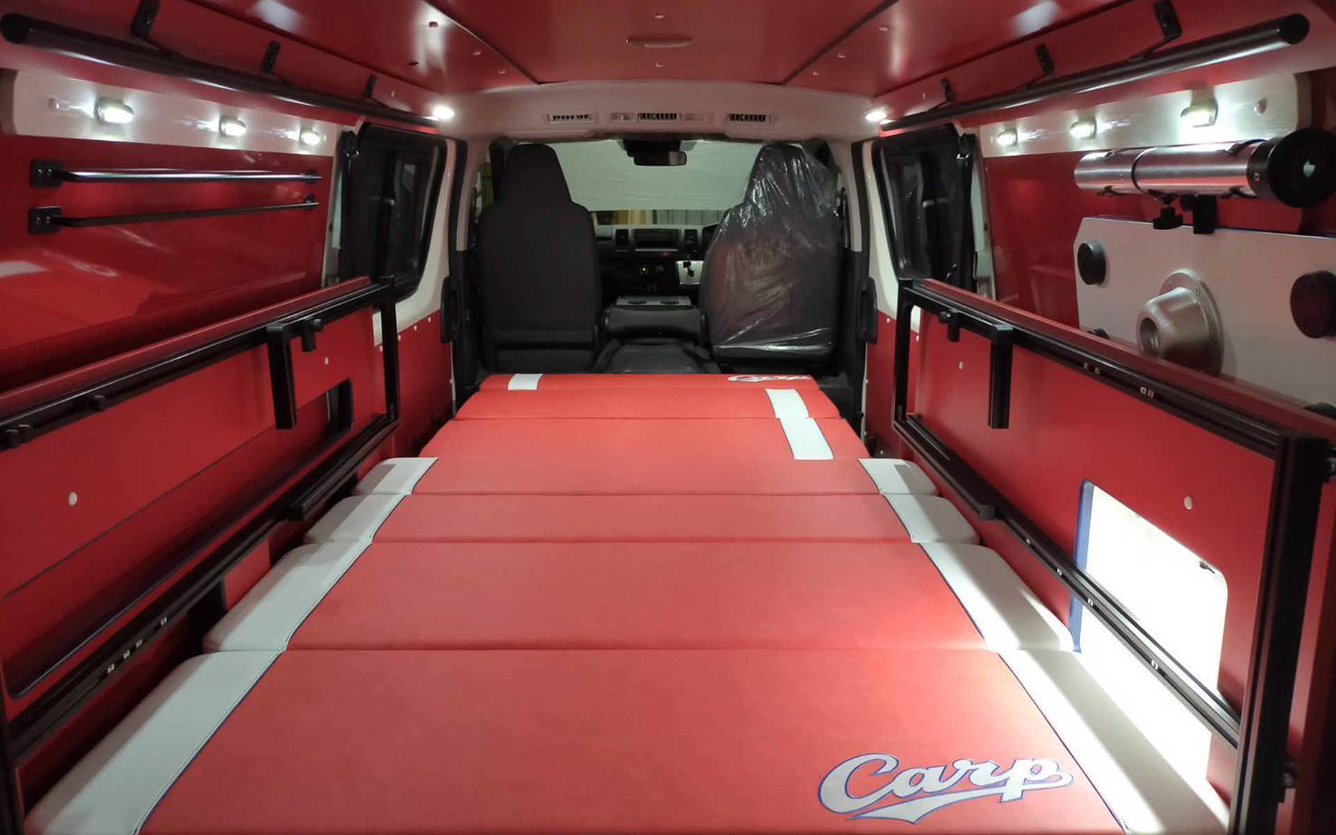 上下3段階で使用可能なベッド