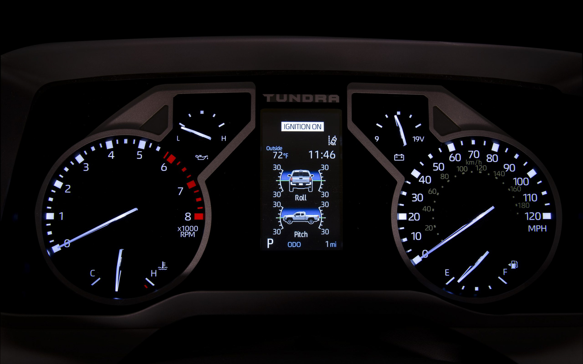 4.1インチのデジタルマルチインフォメーションスクリーン（MID）とアナログ表示のコンビネーションメーター