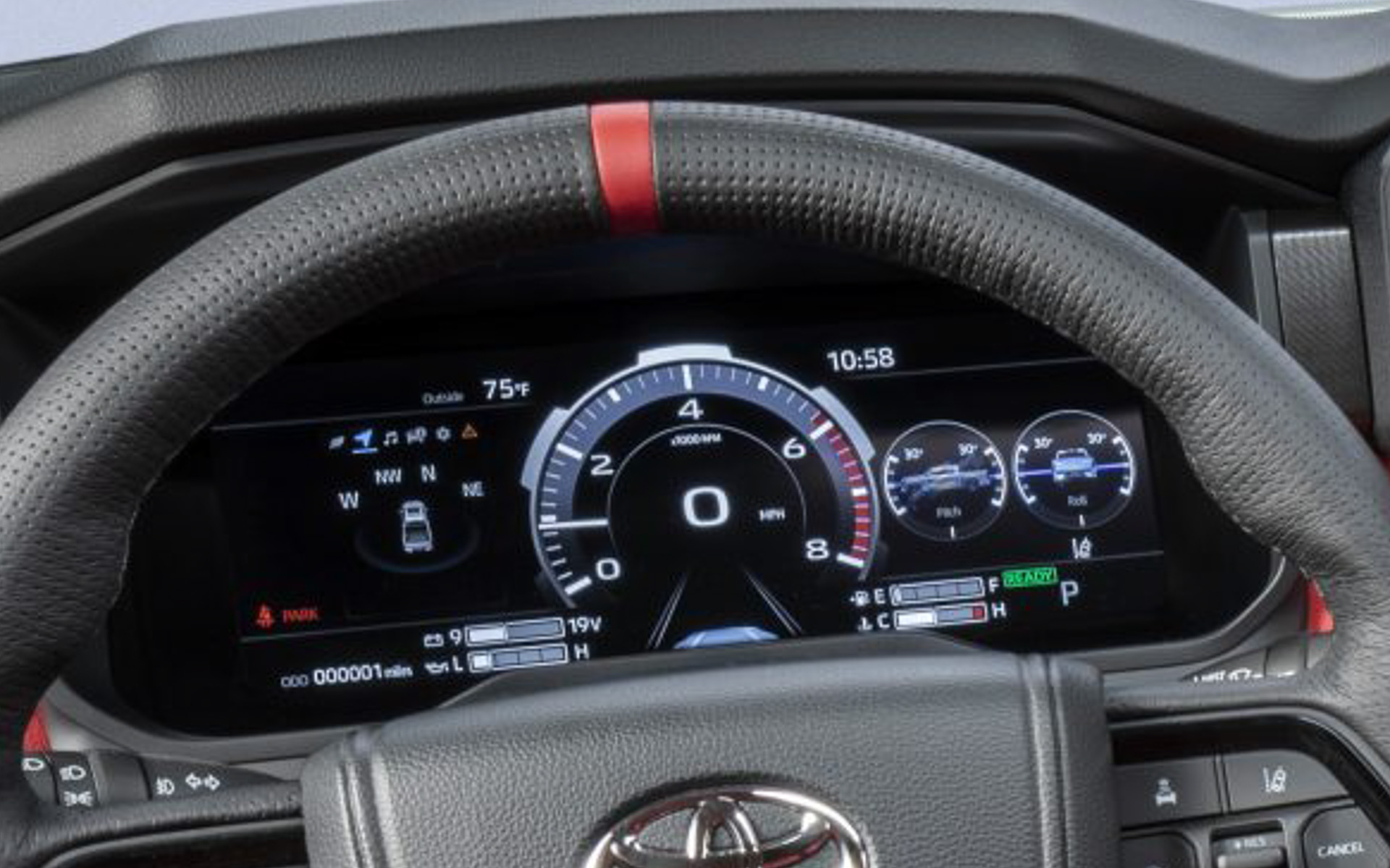 12.3インチTFTディスプレイはPlatinum、1794、TRD Proグレードのi-FORCE MAX搭載車には標準装備される