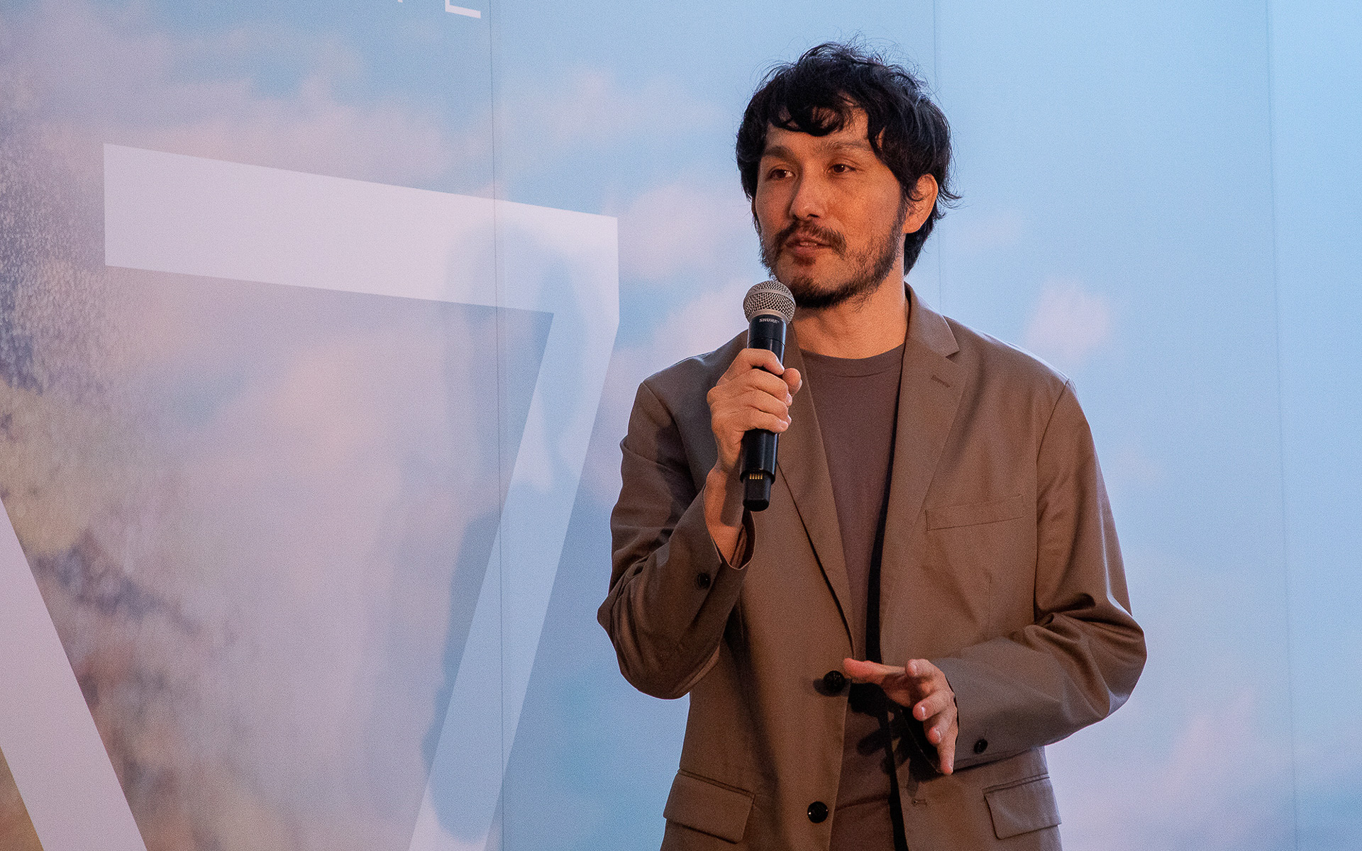 有限会社楽芸工房 経済産業大臣指定 伝統的工芸品 西陣織 製糸部門 伝統工芸士の村田紘平氏