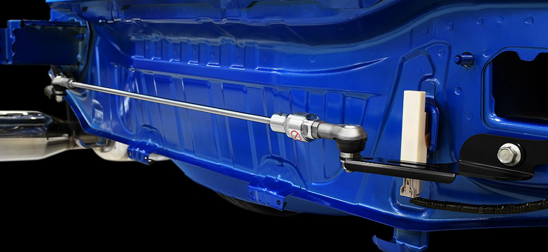 パフォーマンスパーツ「フレキシブルドロースティフナーリヤ」装着イメージ