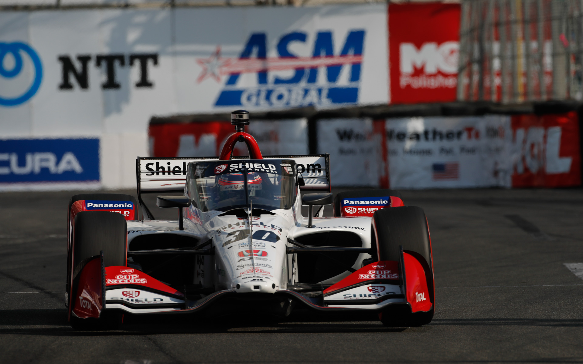 佐藤琢磨選手（写真は予選時）