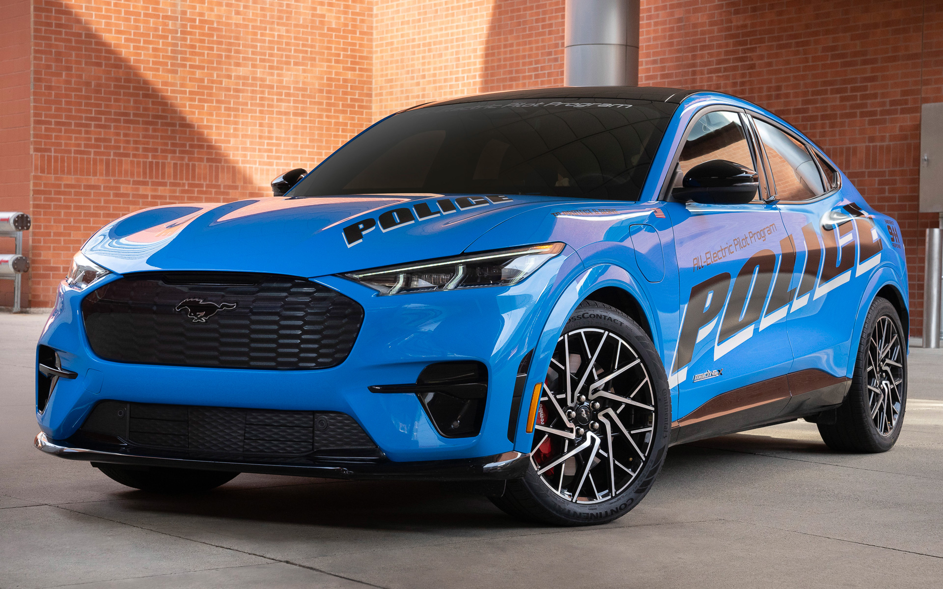 マスタング Mach-Eをベースにした警察仕様の試験車両