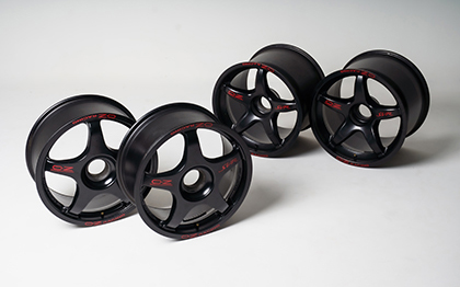 ディアブロSVR用OZレーシング製センターロックホイールセット（マットブラック）