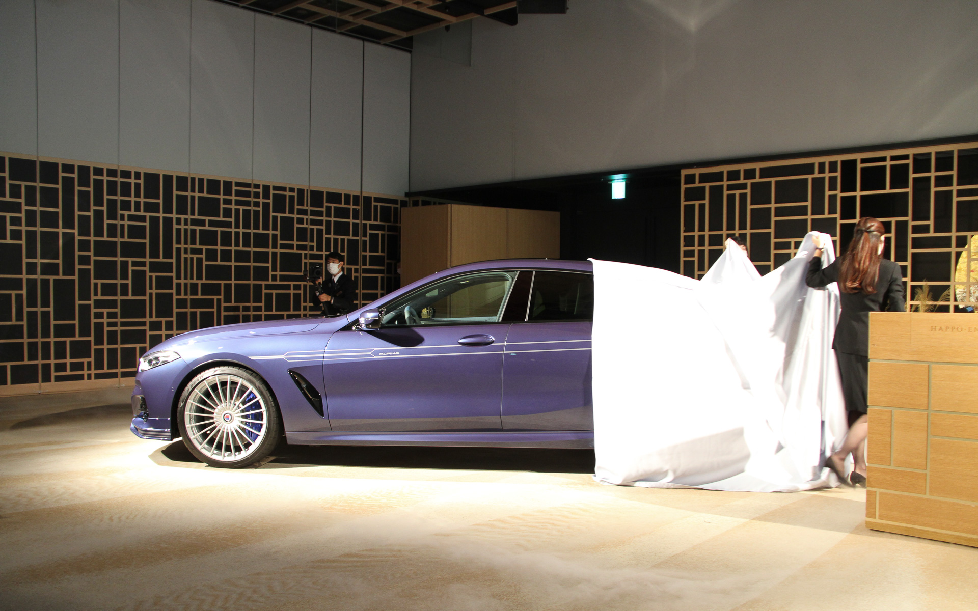 新型B8 グラン クーペのアンベール