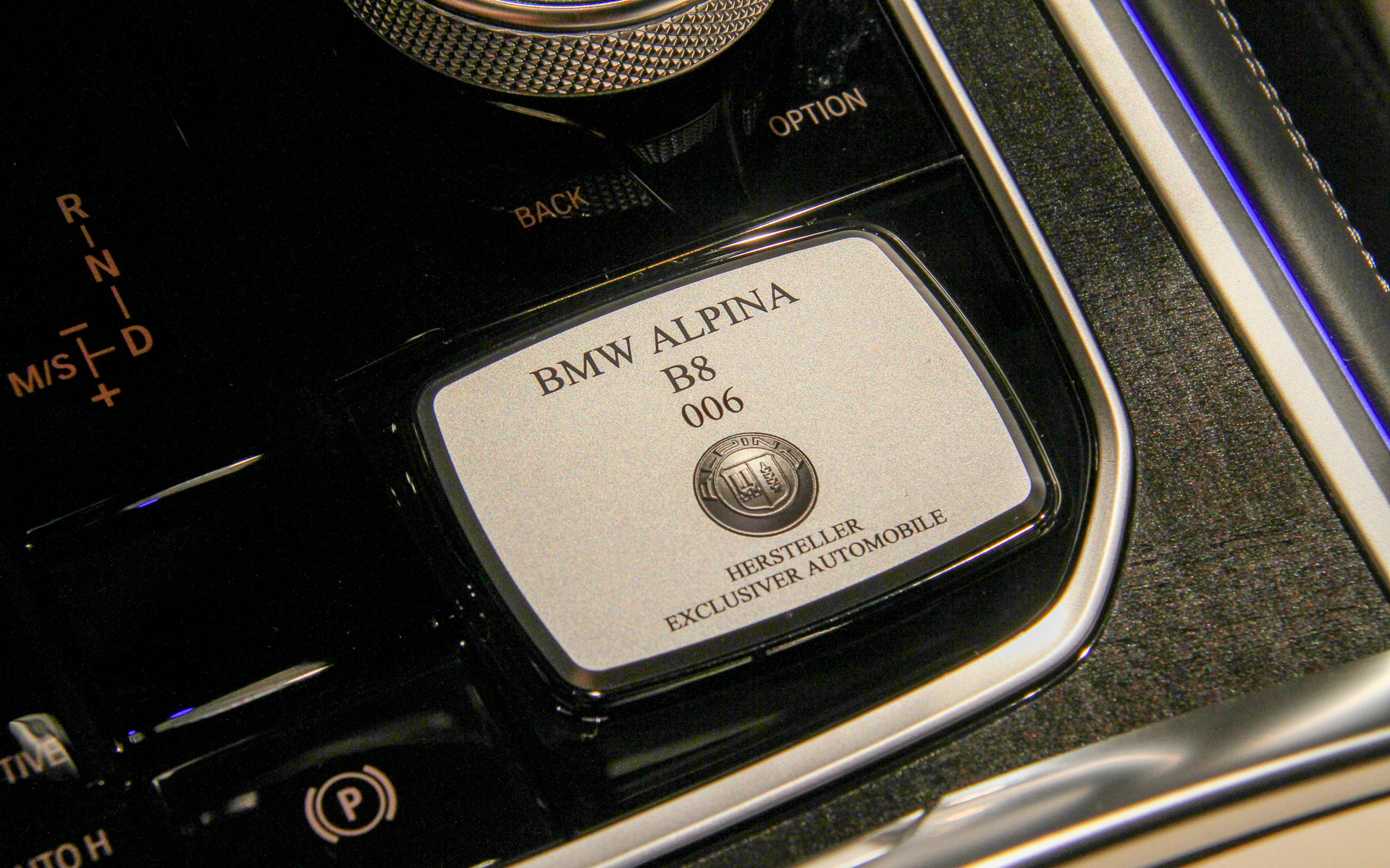 左ハンドル仕様の新型B8 グラン クーペ