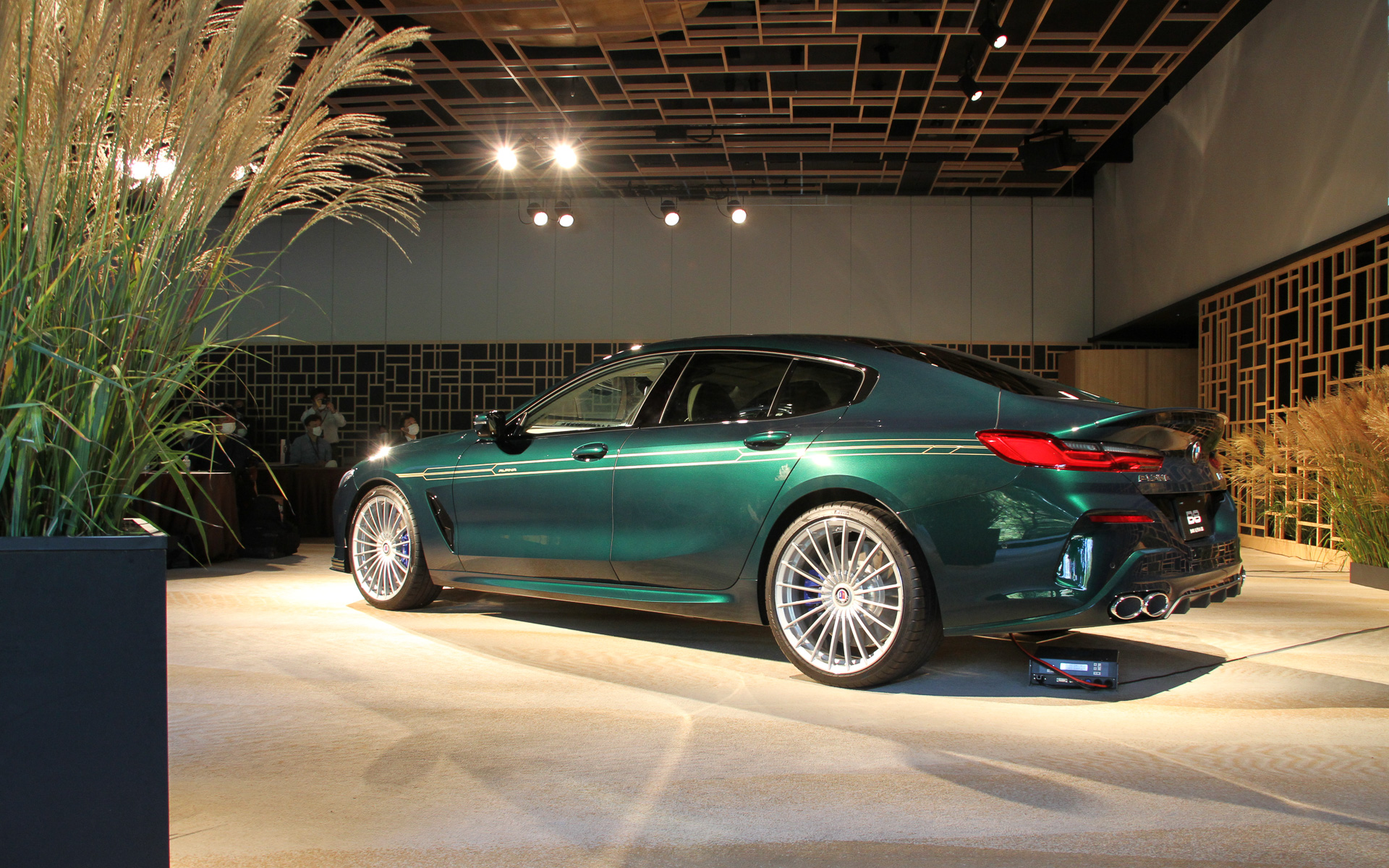 右ハンドル仕様の新型B8 グラン クーペ