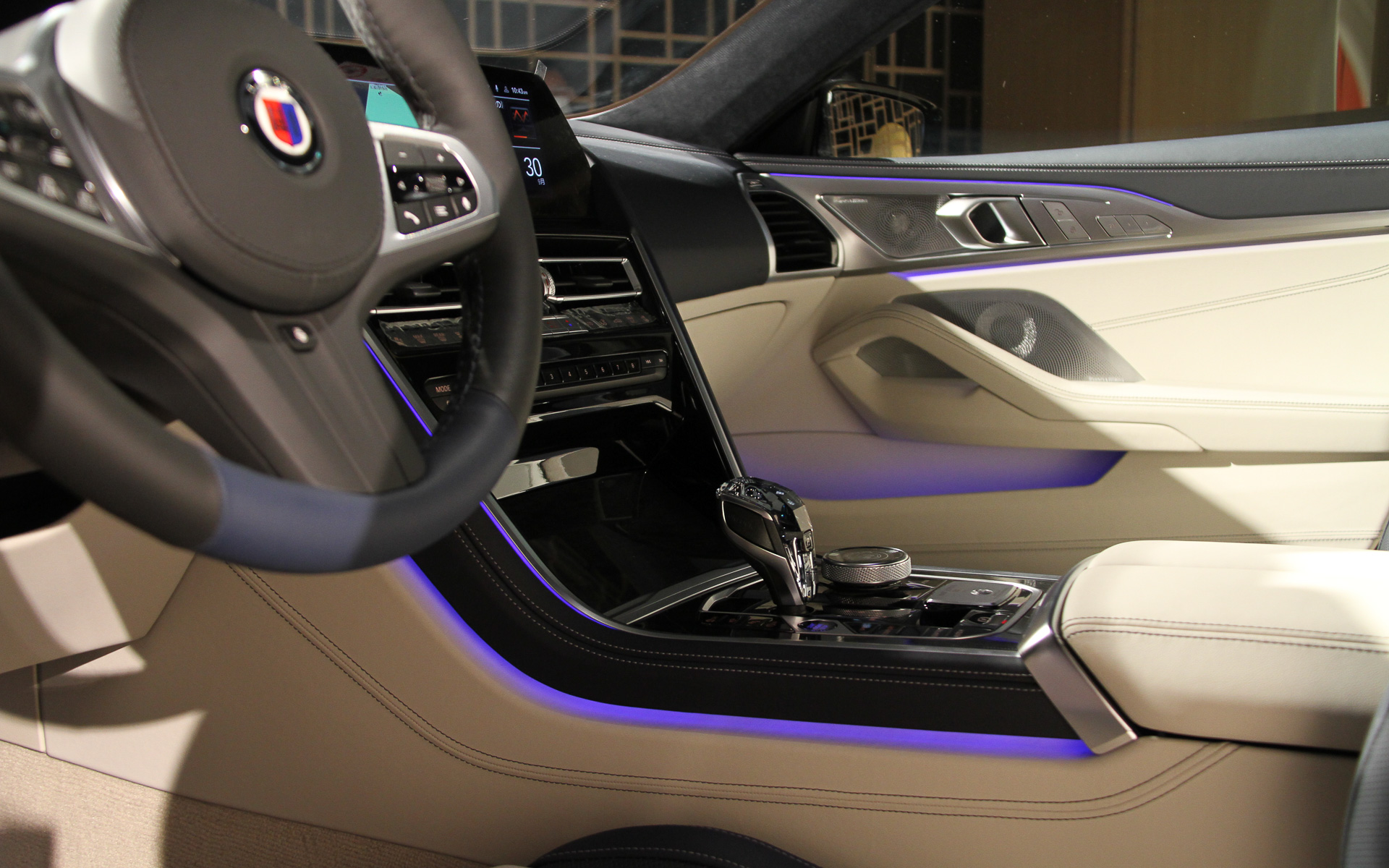 左ハンドル仕様の新型B8 グラン クーペ