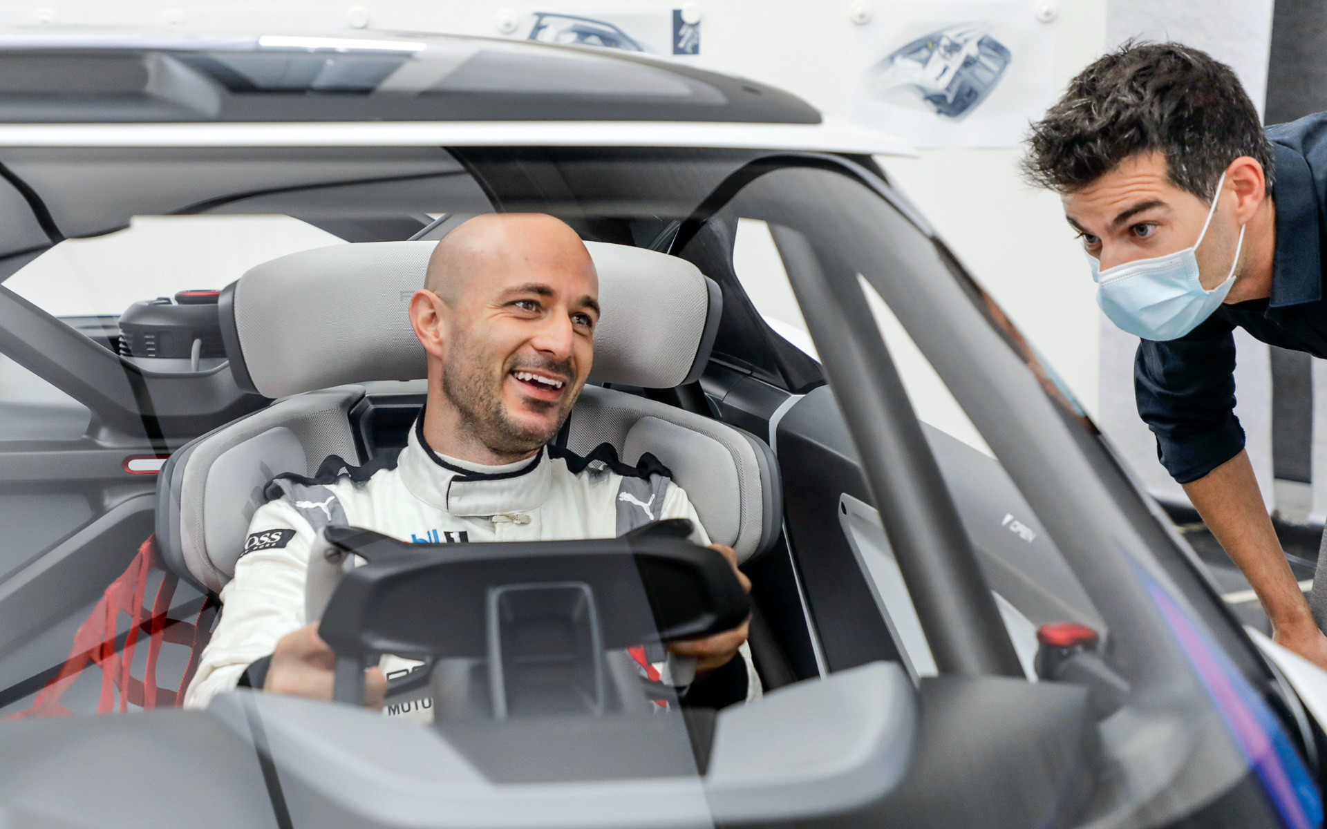 開発エンジニア兼レーシングドライバーのLars Kern氏