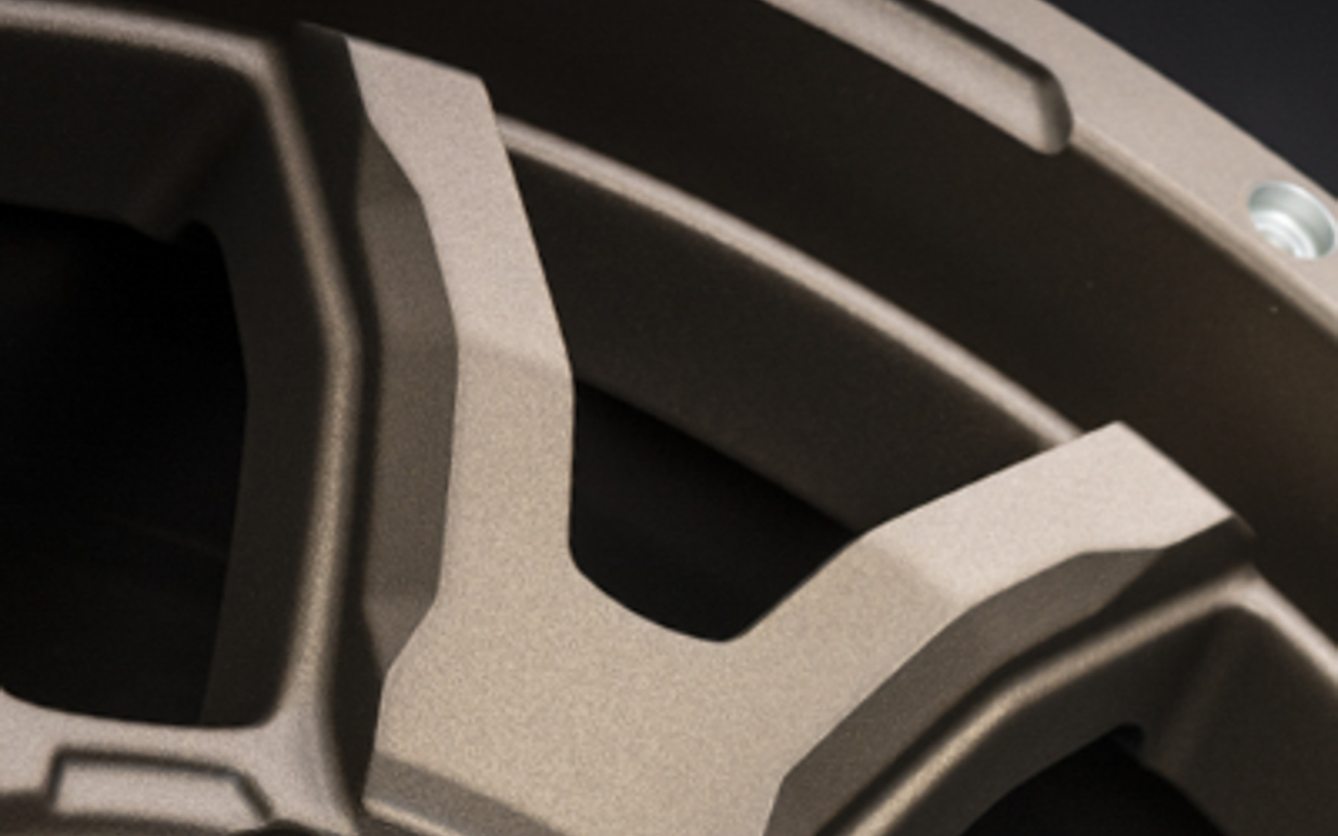 伝統のスポークデザイン