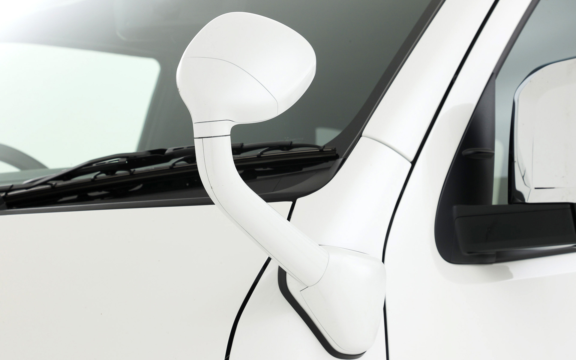 コーナーミラー同色塗装（オプション）