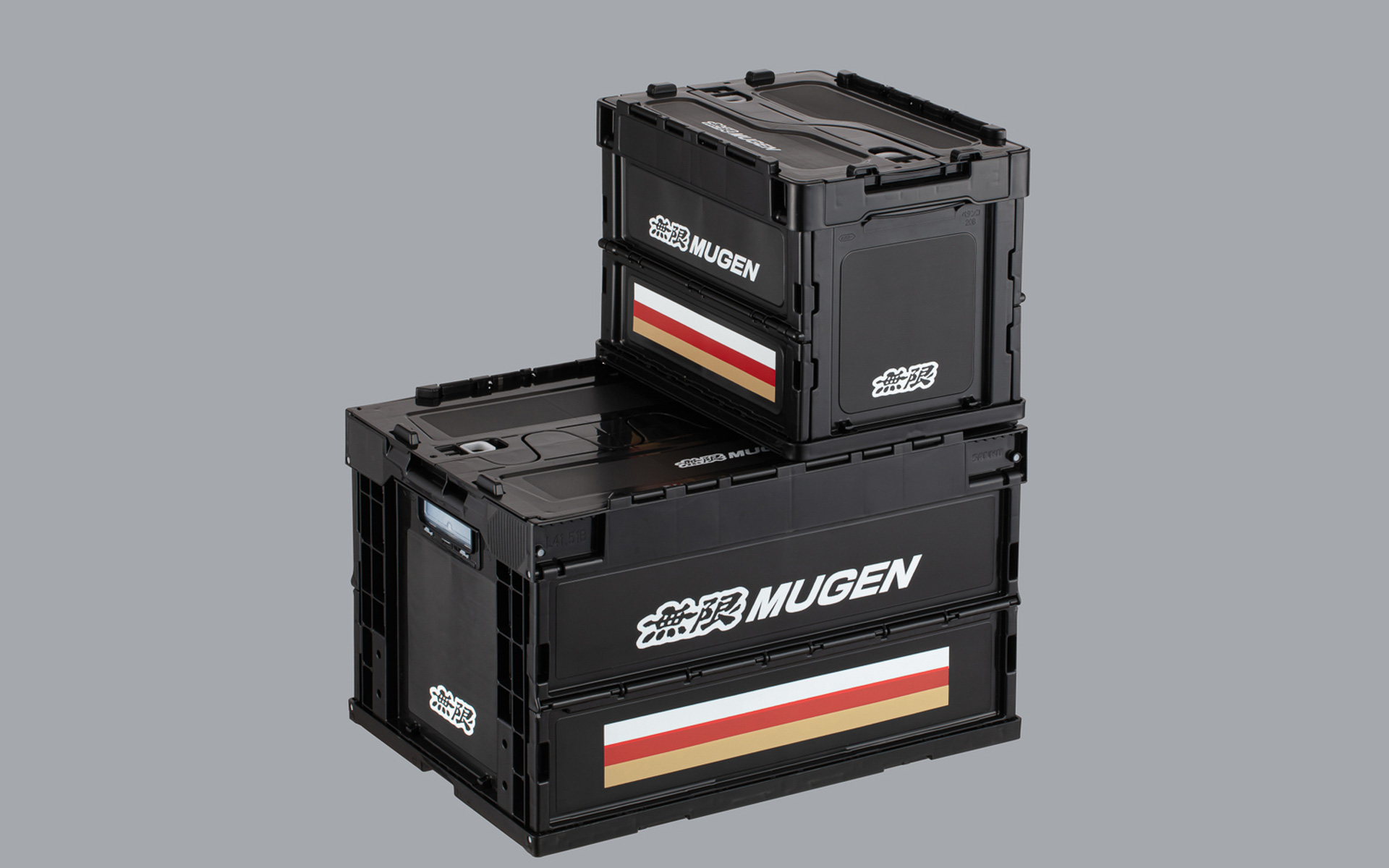 SサイズはMサイズの上に2個をピッタリ並べられるのできれいに収納できる