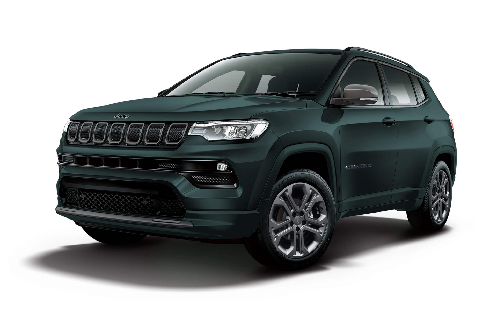 「テクノメタリックグリーンP/C」（限定135台）