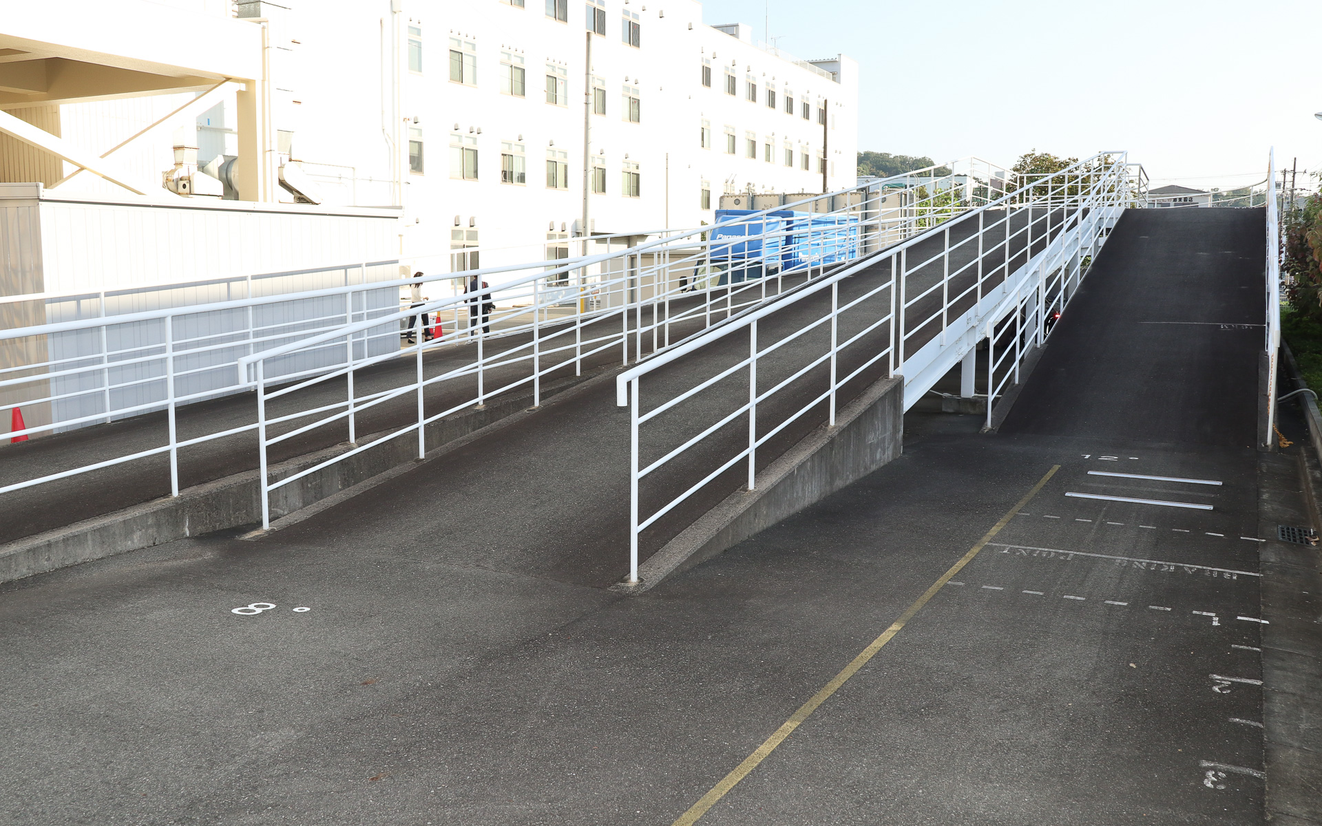 4度、8度、12度という3種類の斜度を用意するショートコース「陽のあたる坂道」