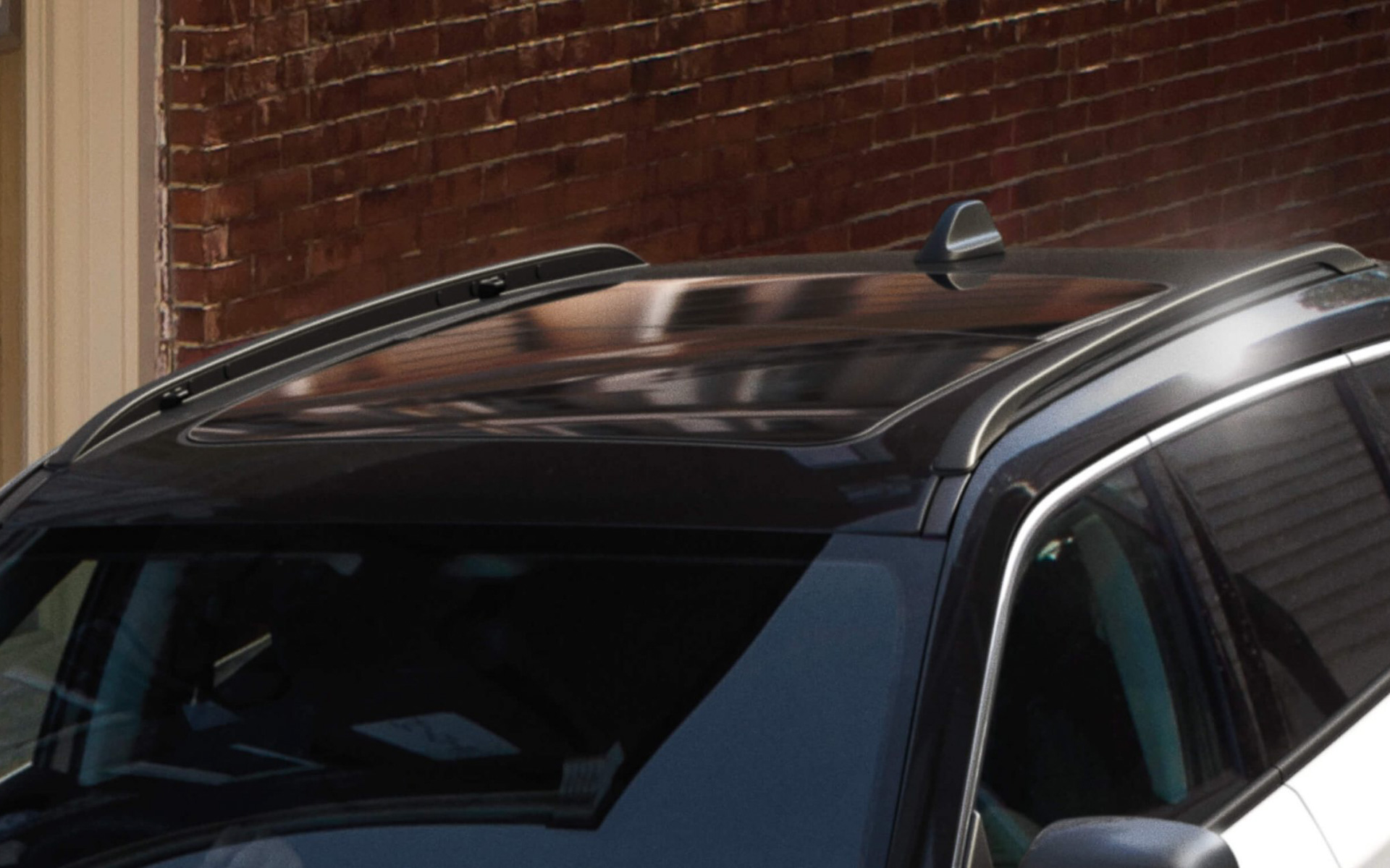 ブラックペイントルーフ＆ブラックルーフレール