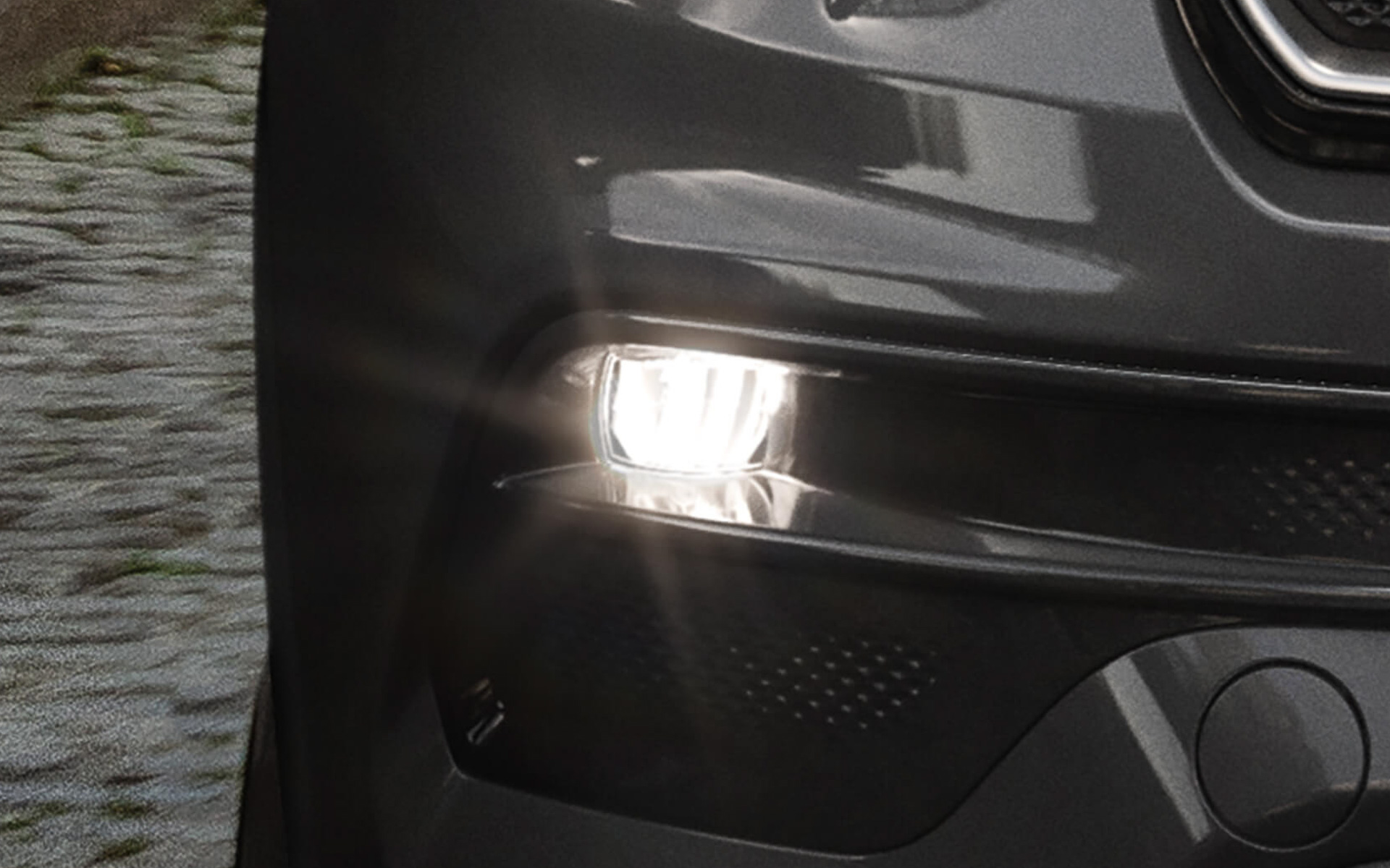 LEDフロントフォグランプ