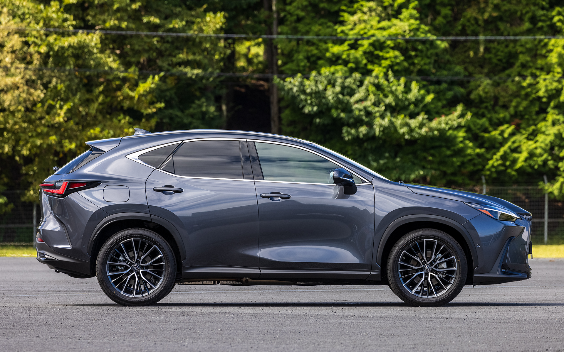 撮影車両のボディカラーはソニッククロム