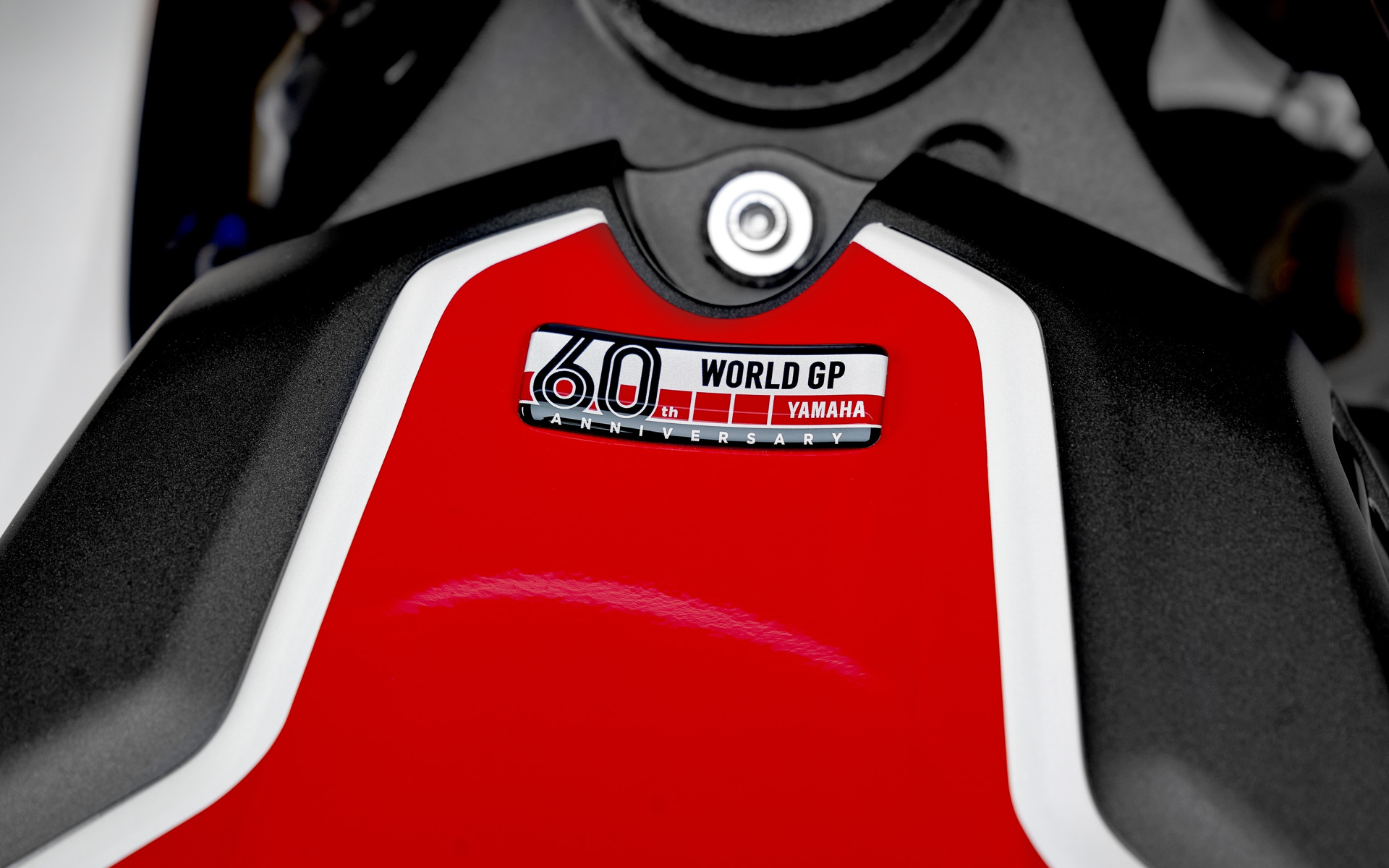 タンク上の限定専用エンブレム