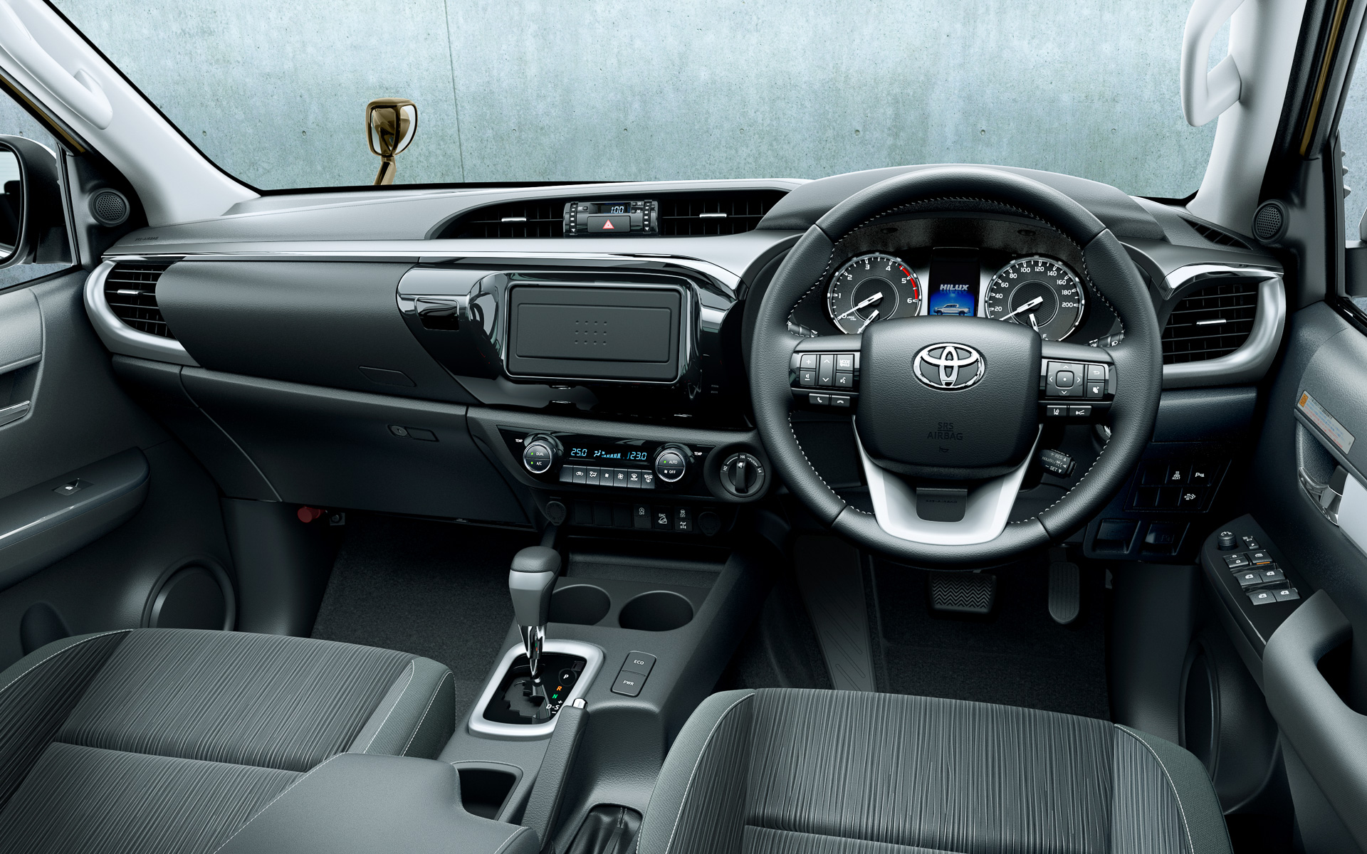 ハイラックス Z（内装色：ブラック）