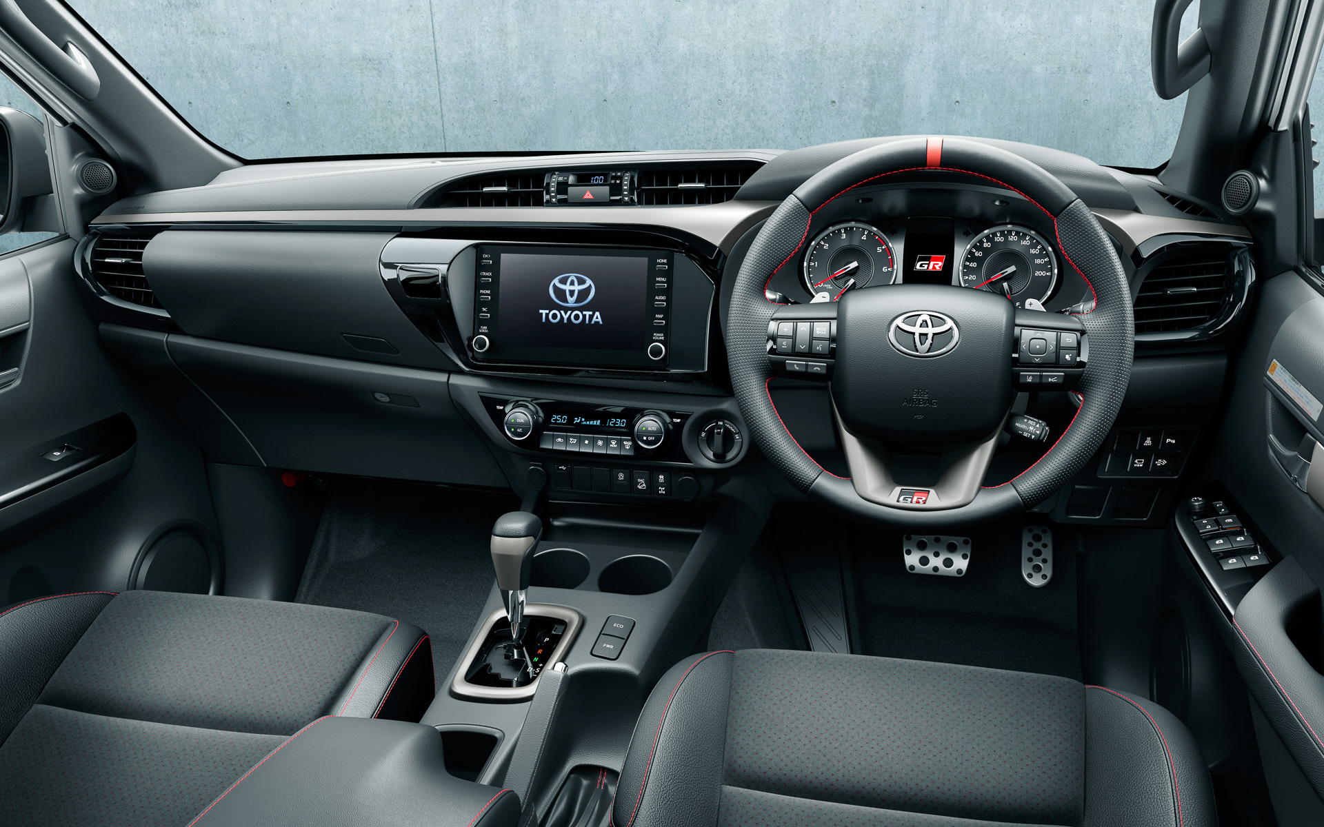 ハイラックス Z“GR SPORT”のインテリア