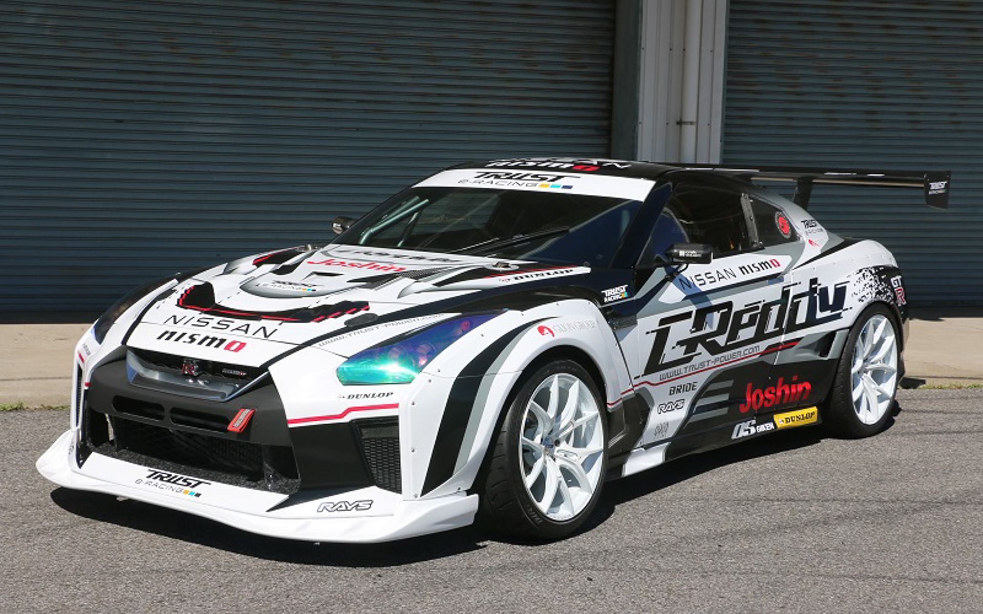 10月16日のリニューアル記念イベントでデモ走行を行なう予定のGT-R（NISSAN × TRUST Racingカラーリング）
