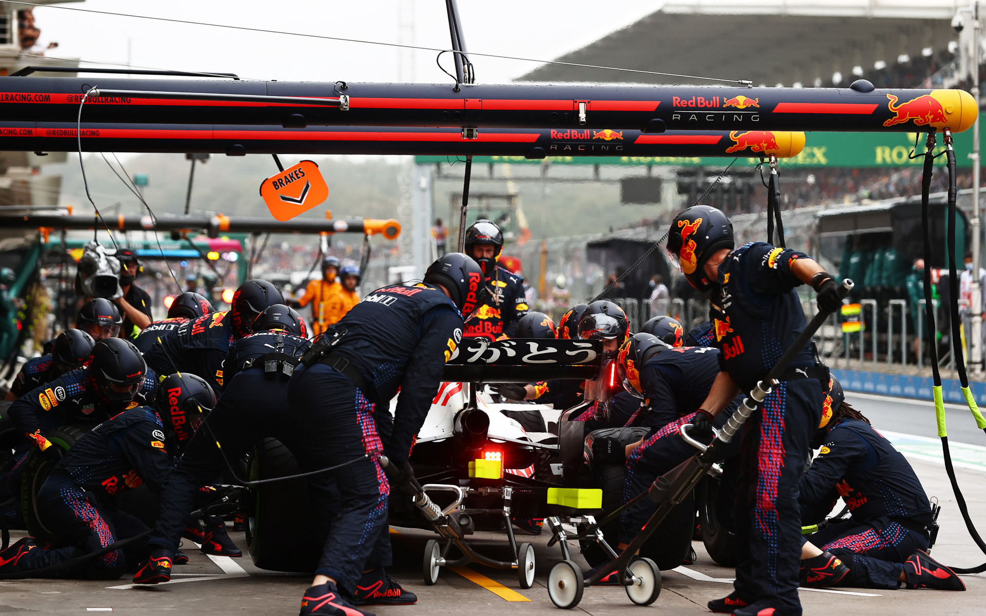 リアウィングに「ありがとう」の文字が描かれたスペシャルカラーリング　（C）Getty Images / Red Bull Content Pool