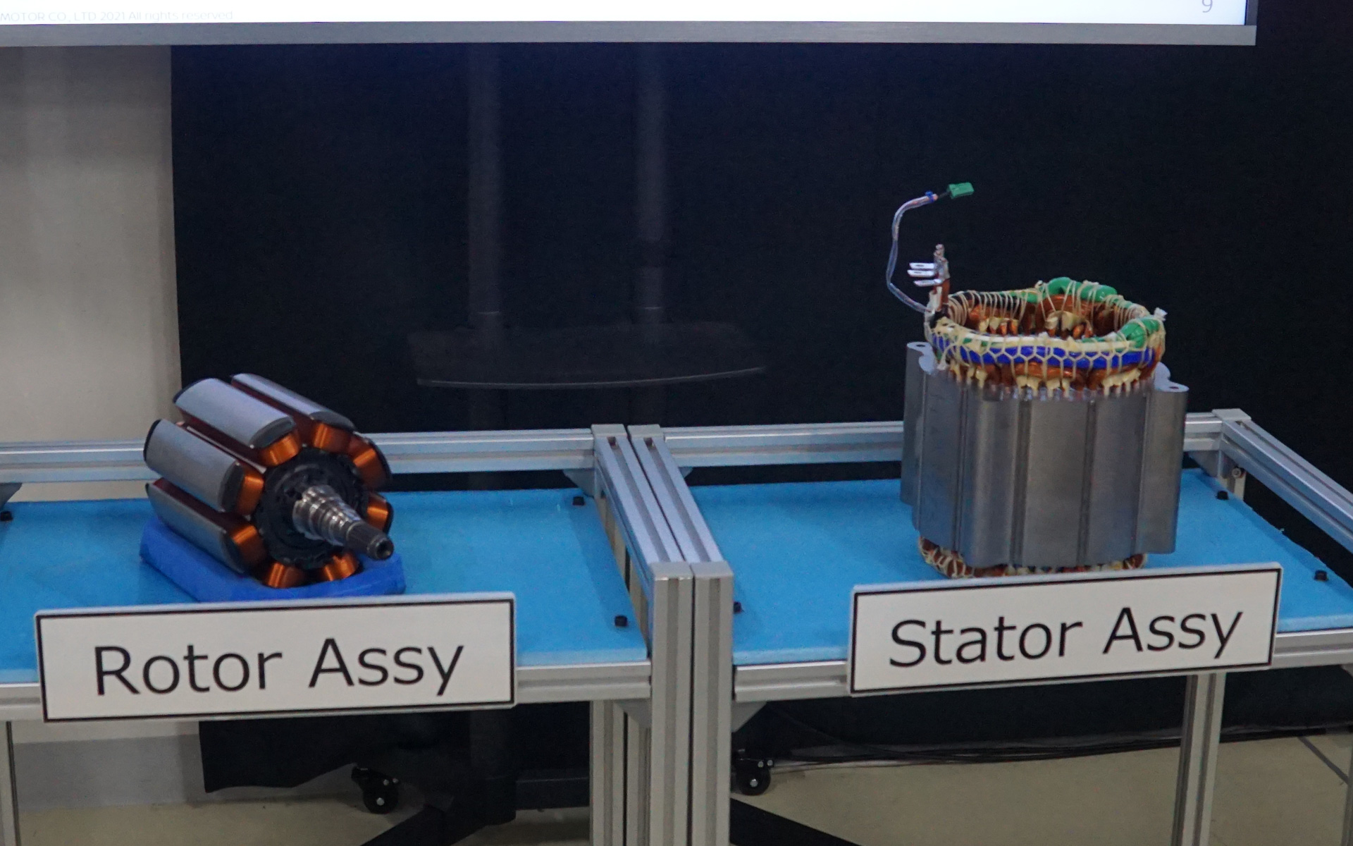 新型アリアのモーターは、ローターとステーター、それぞれを電磁石として磁石レスとした