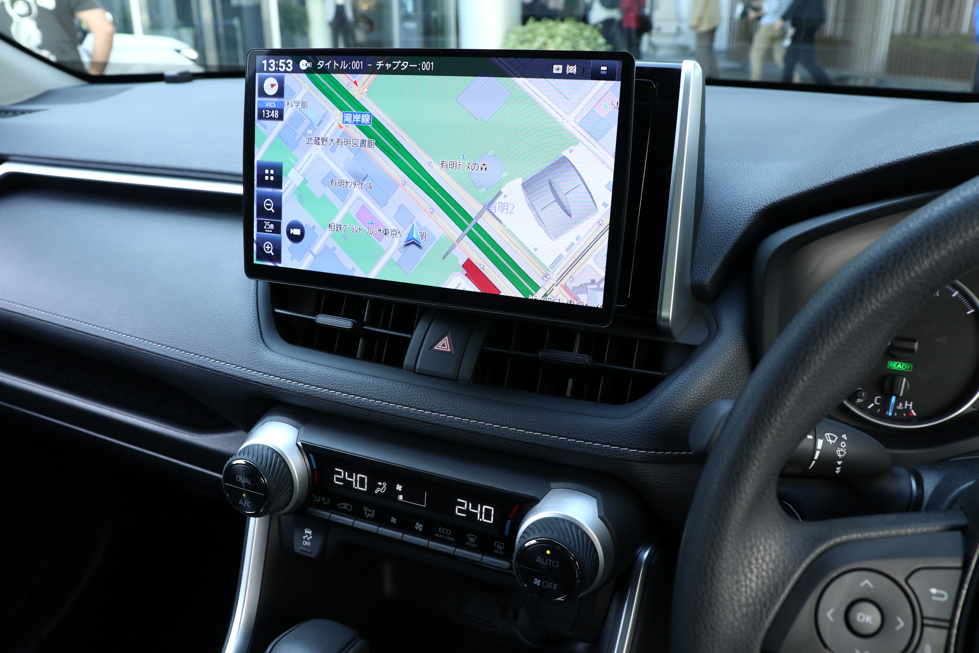 クルマへの装着例。クルマはトヨタ「RAV4」