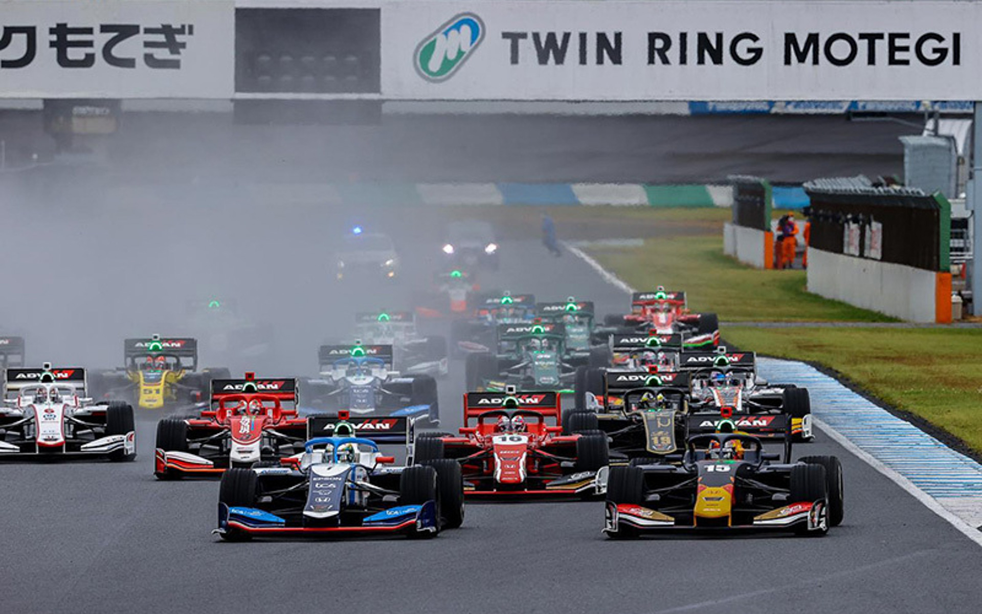 ウェットコンディションでスタートしたスーパーフォーミュラ第6戦