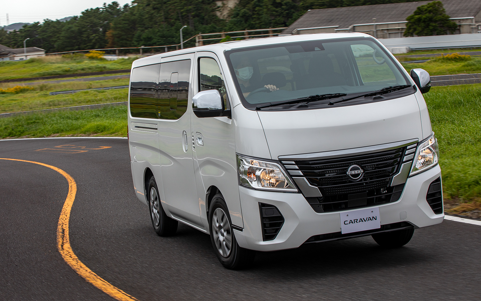 7速ATになったことで走りが滑らかになった。同時に巡航中の車内騒音も低減されている。この特性により長距離ドライブが楽になっている