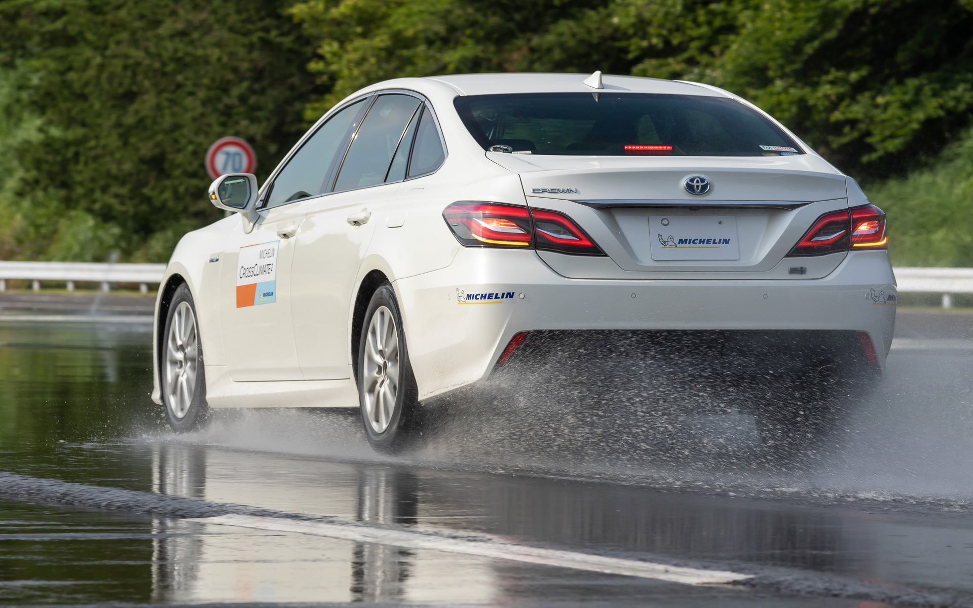 ウエット路面における制動力の進化も確認できた