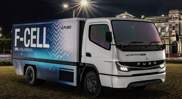 1充填で300kmの走行を目指して開発を続けている小型FCV（燃料電池車）トラック