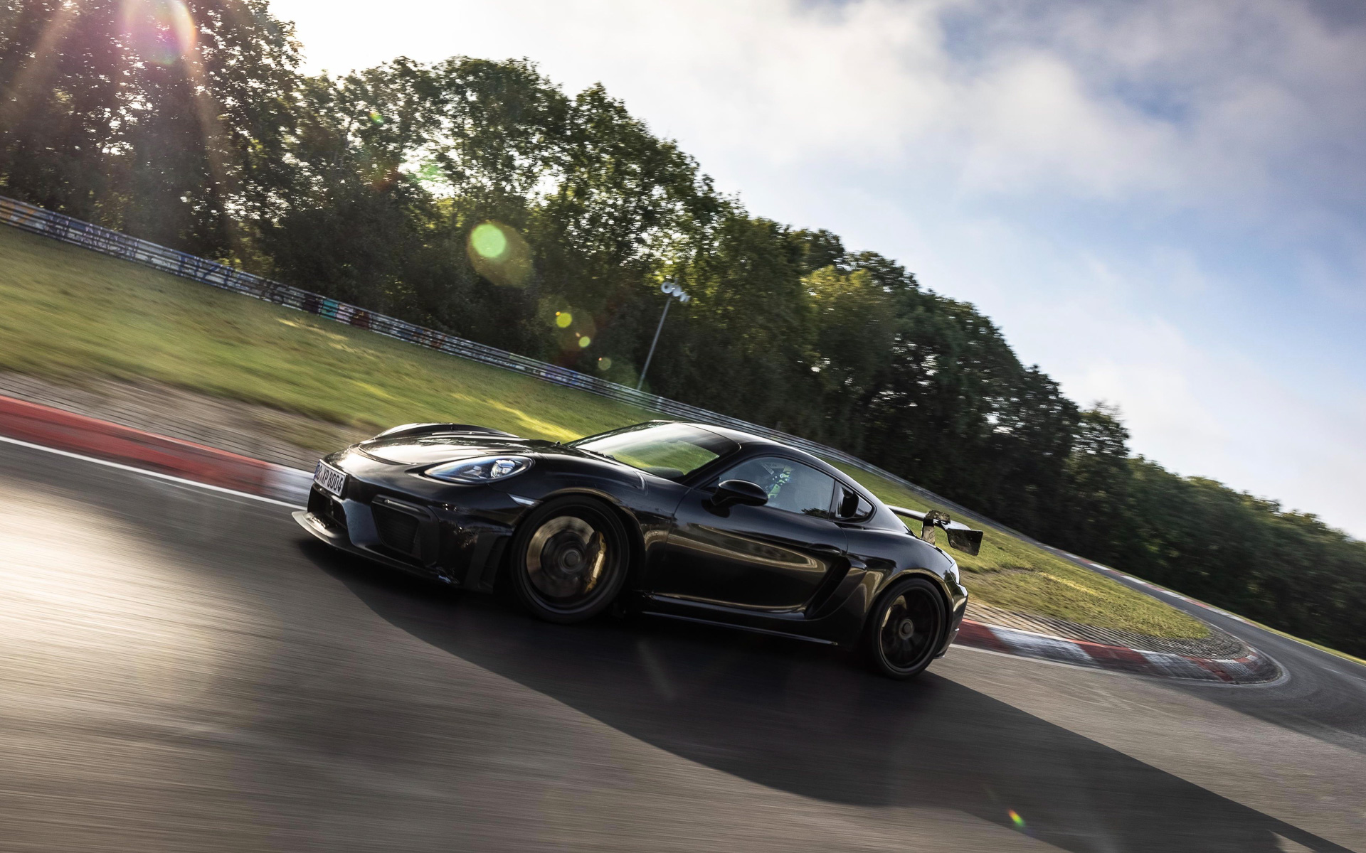 新型「718 ケイマン GT4RS」