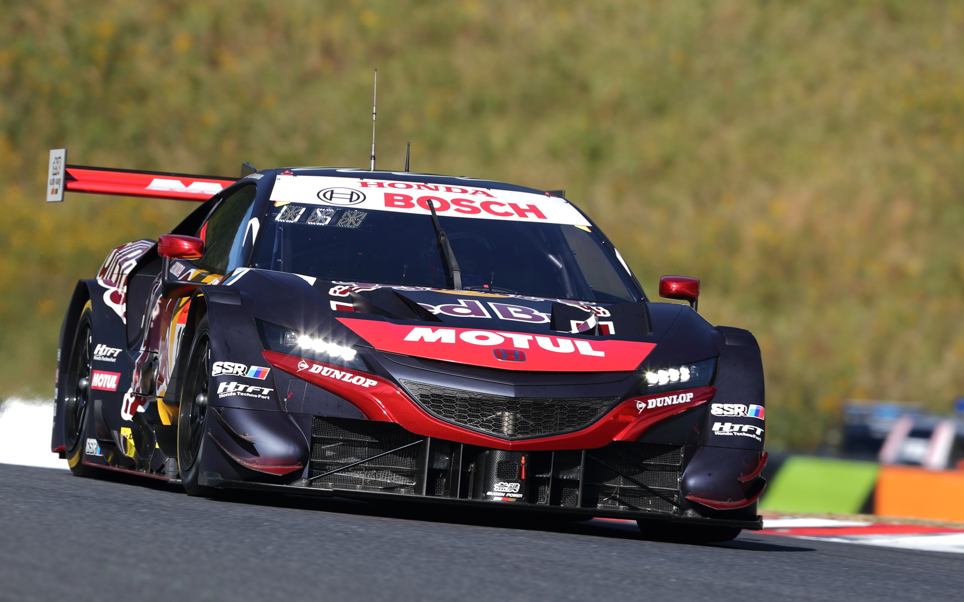 ポールポジションを獲得した16号車 Red Bull MOTUL MUGEN NSX-GT（笹原右京/大湯都史樹組、DL）