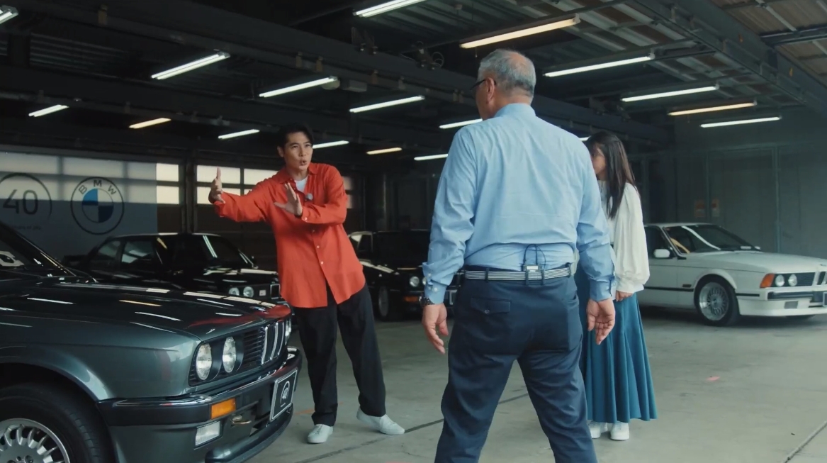 基本性能の高さで大ヒットした3シリーズは、「六本木ではカローラよりも3シリーズの方が多かった」というエピソードを菰田氏が紹介