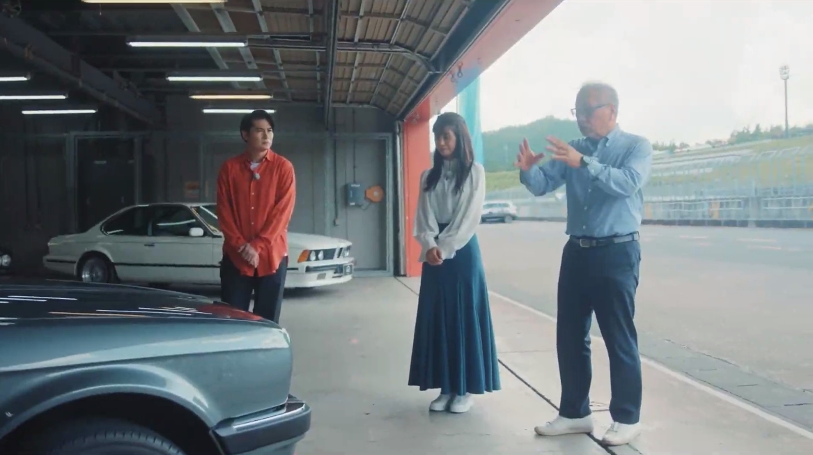 基本性能の高さで大ヒットした3シリーズは、「六本木ではカローラよりも3シリーズの方が多かった」というエピソードを菰田氏が紹介