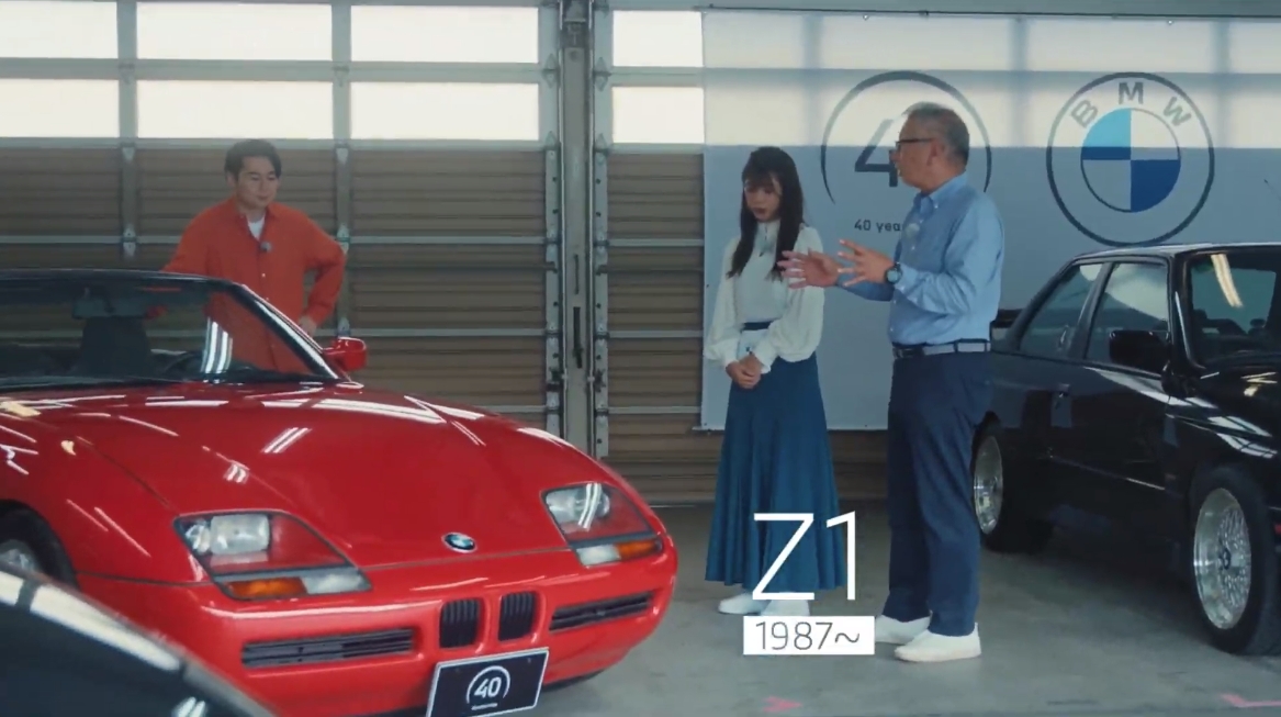 ドアが電動昇降でボディ内部に格納されるという特徴的な構造を持つ「Z1」