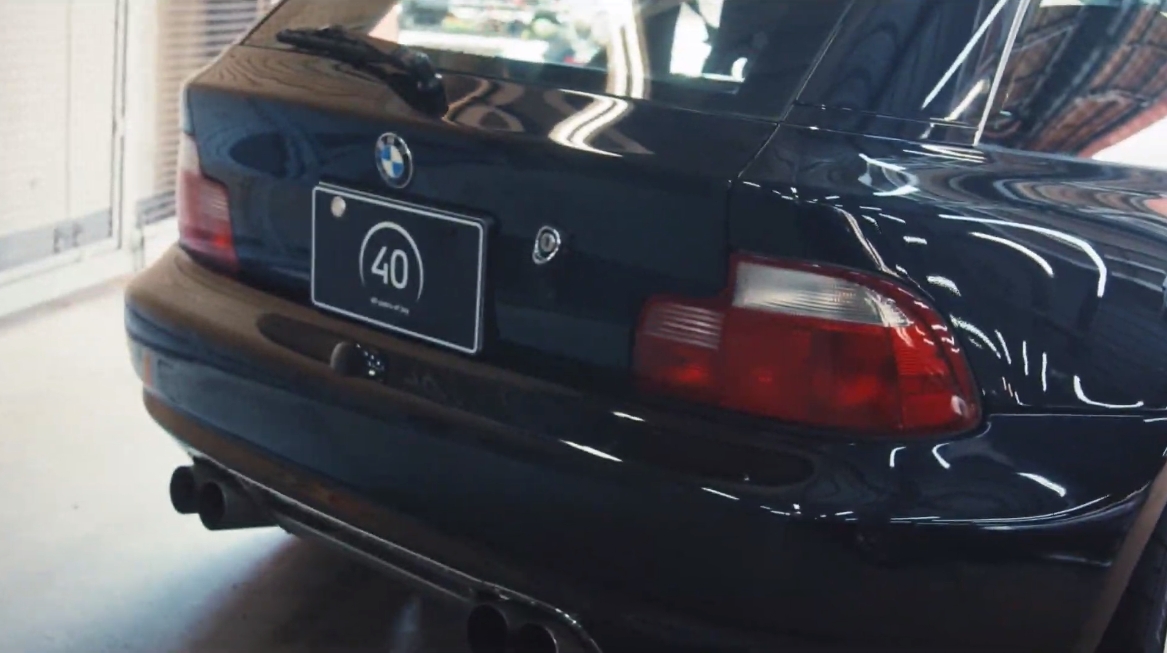 フロントやサイドからZ3 Mクーペを見た吉村さんと岡副さんのコメントは「かわいらしい」といったものだったが、車両後方に移動して見直すと印象が一変したと口にしている