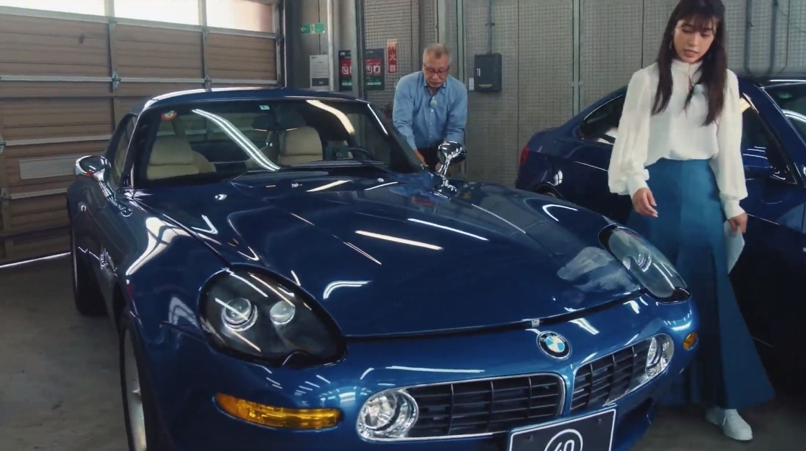 緻密に造り込まれたエンジンルーム内を見て「細かいところまでよく間違えないよな～」と吉村さん