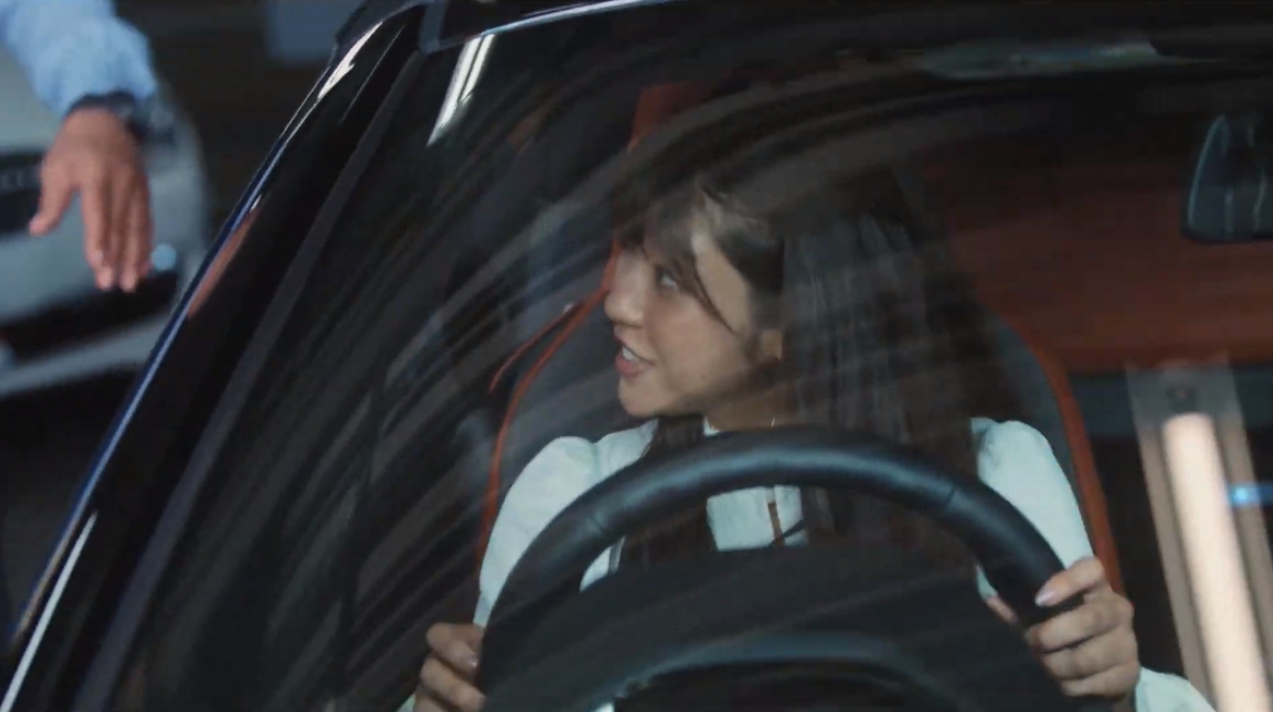 近未来的なインテリアデザインにも岡副さんは「めっちゃかっこいい」との感想